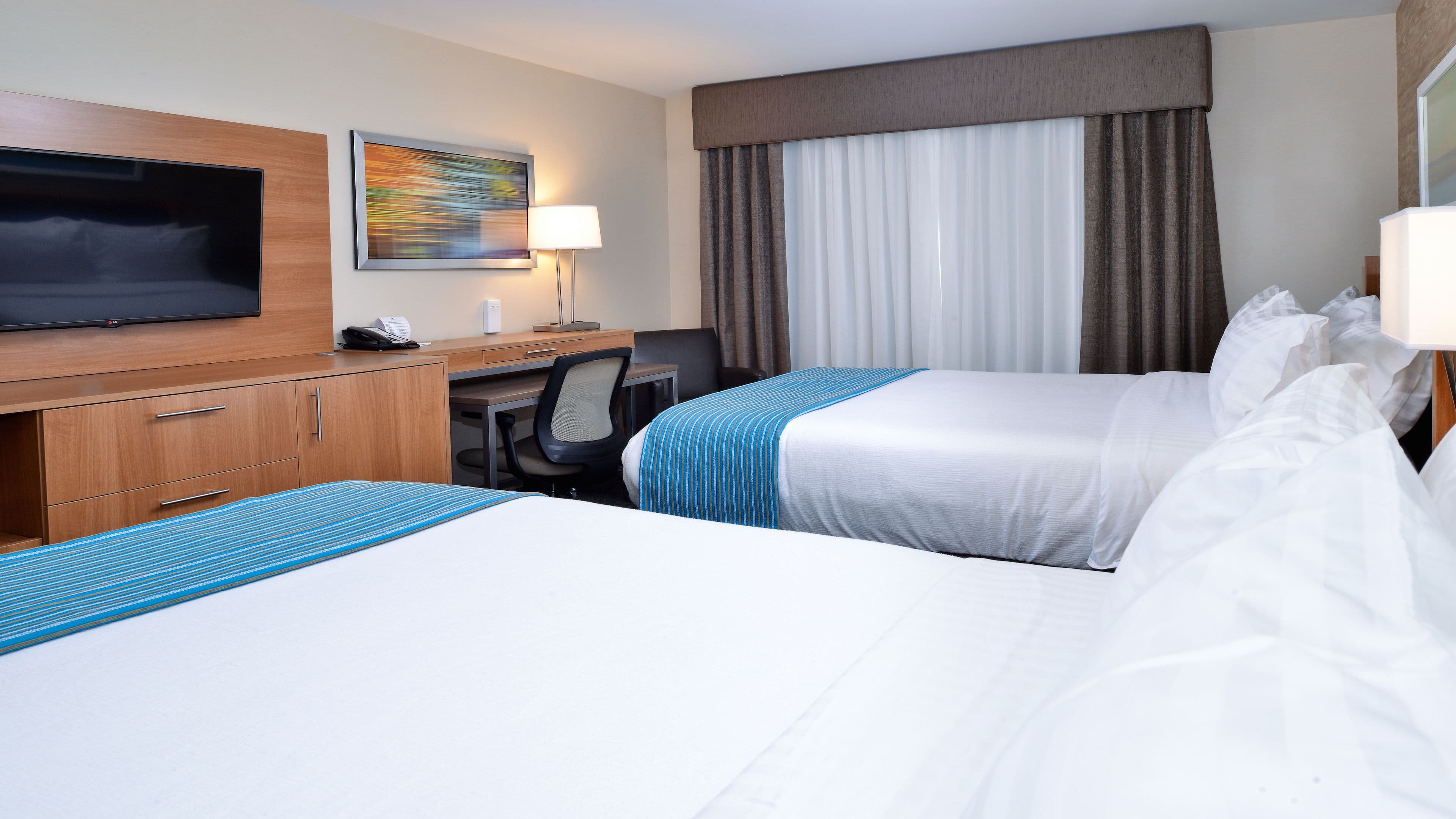 Holiday Inn & Suites Edmonton Arpt - Conference Ctr — 9