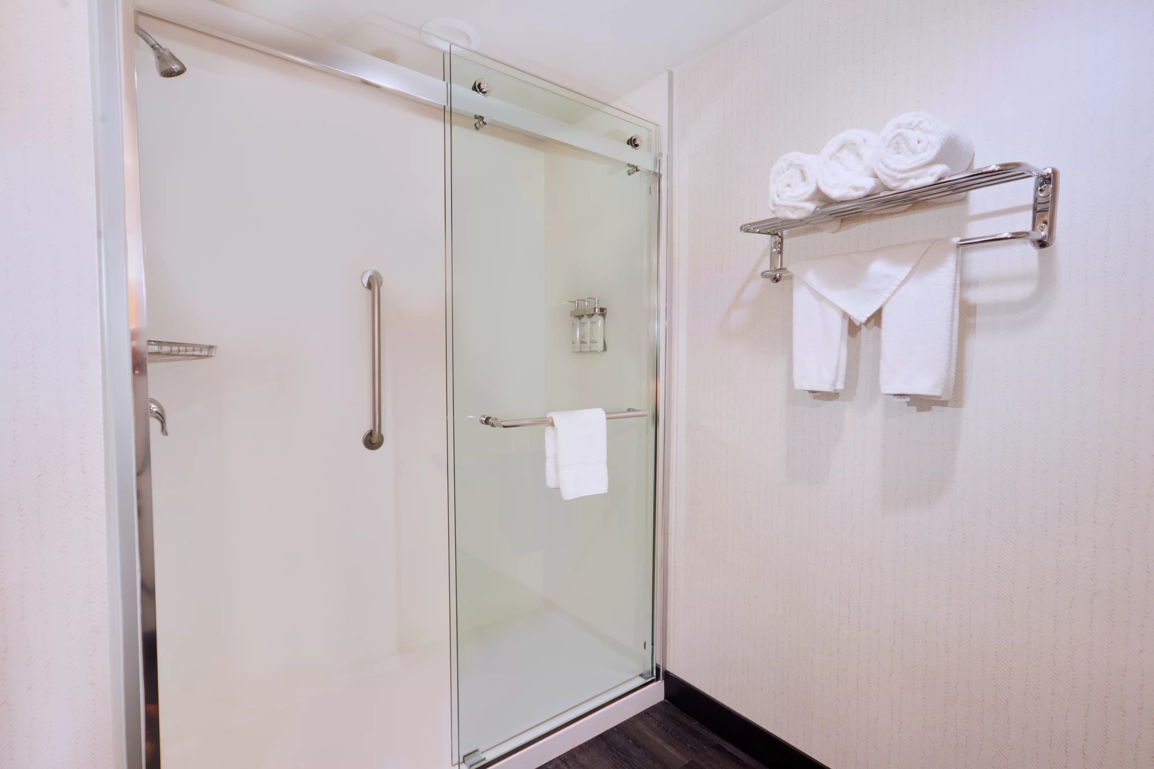Holiday Inn & Suites Oakland - Airport — 18