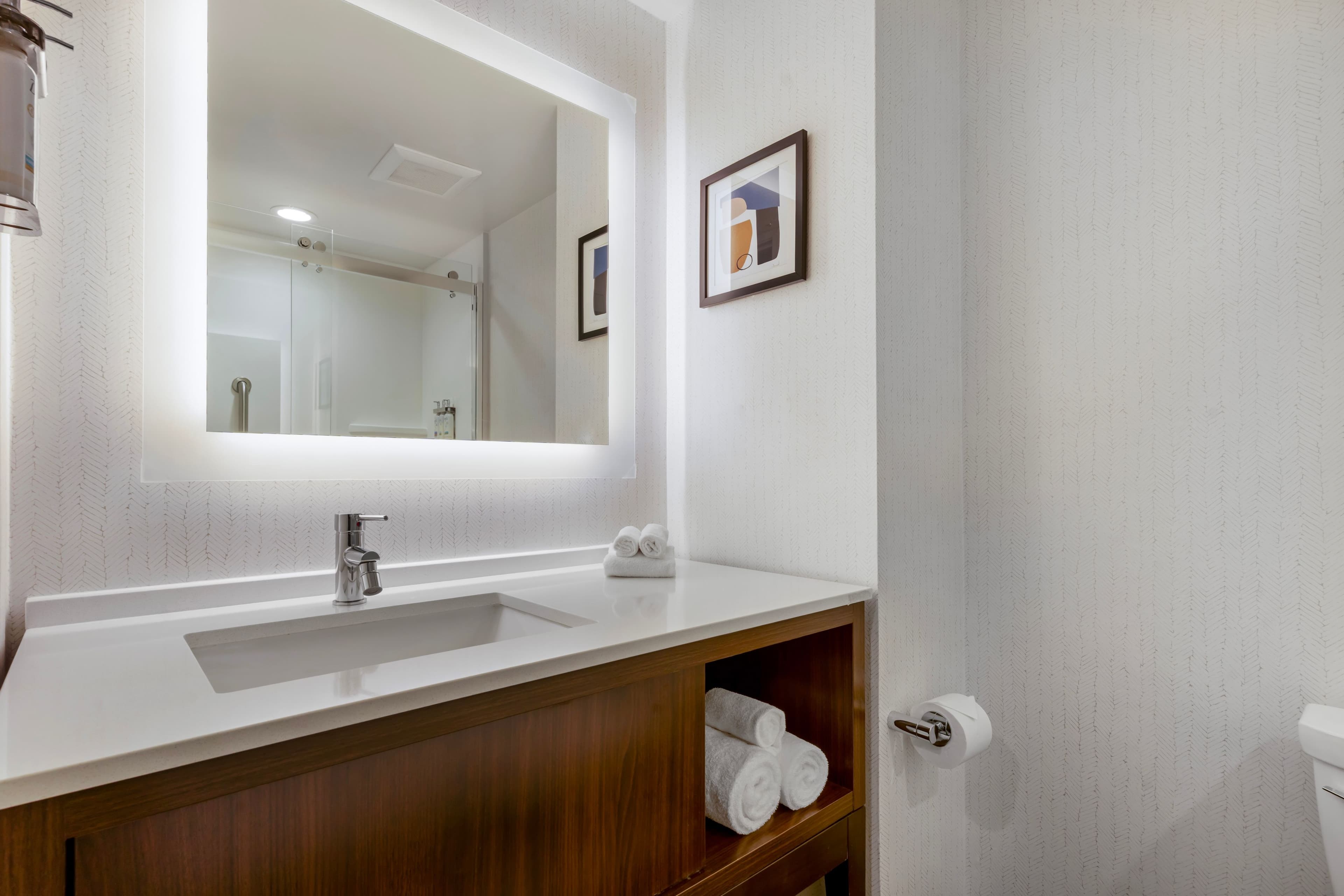 Holiday Inn & Suites Oakland - Airport — 15