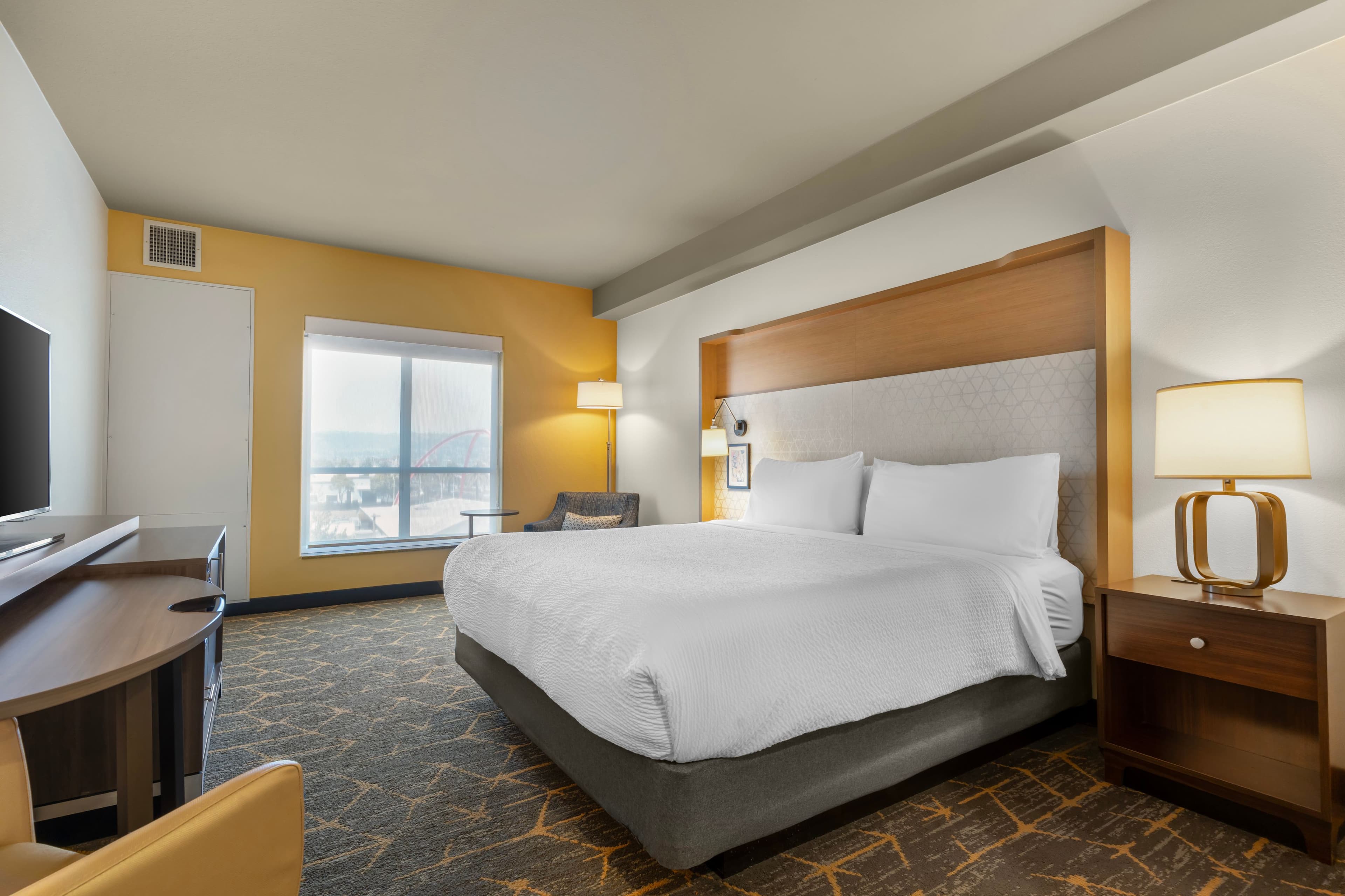 Holiday Inn & Suites Oakland - Airport — 16