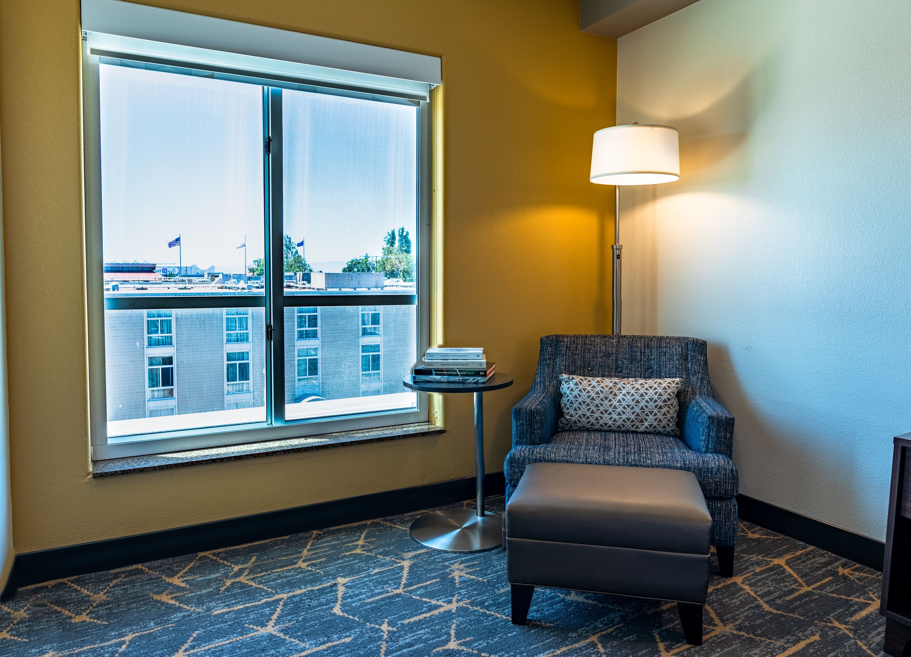 Holiday Inn & Suites Oakland - Airport — 10