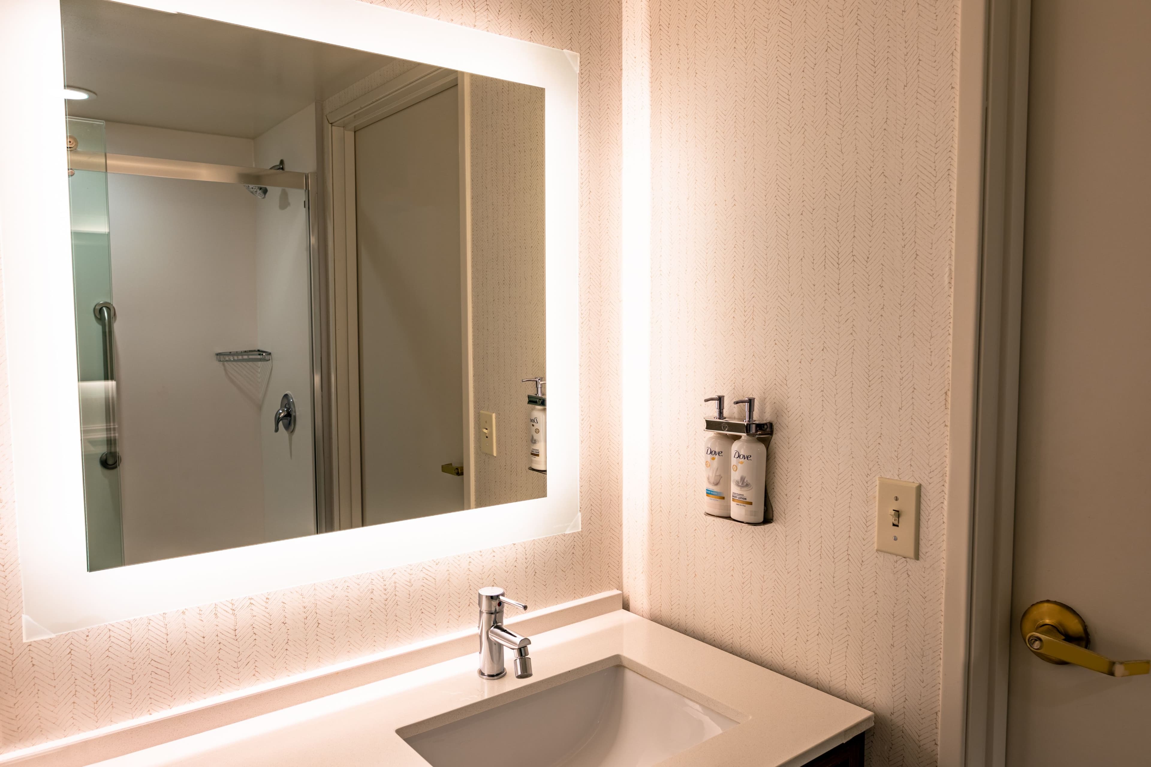 Holiday Inn & Suites Oakland - Airport — 9