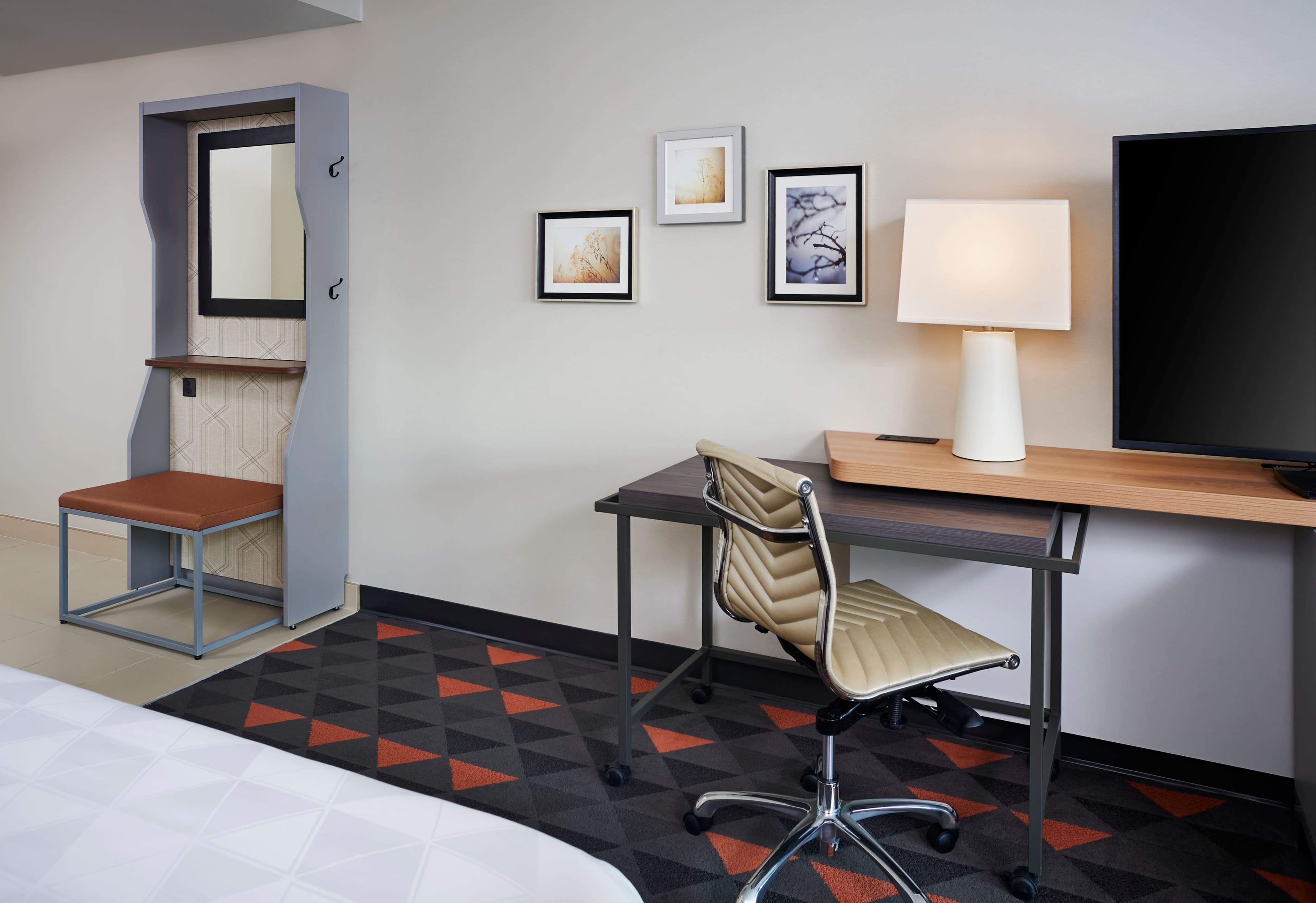 Holiday Inn & Suites Oakville @ Bronte — 19