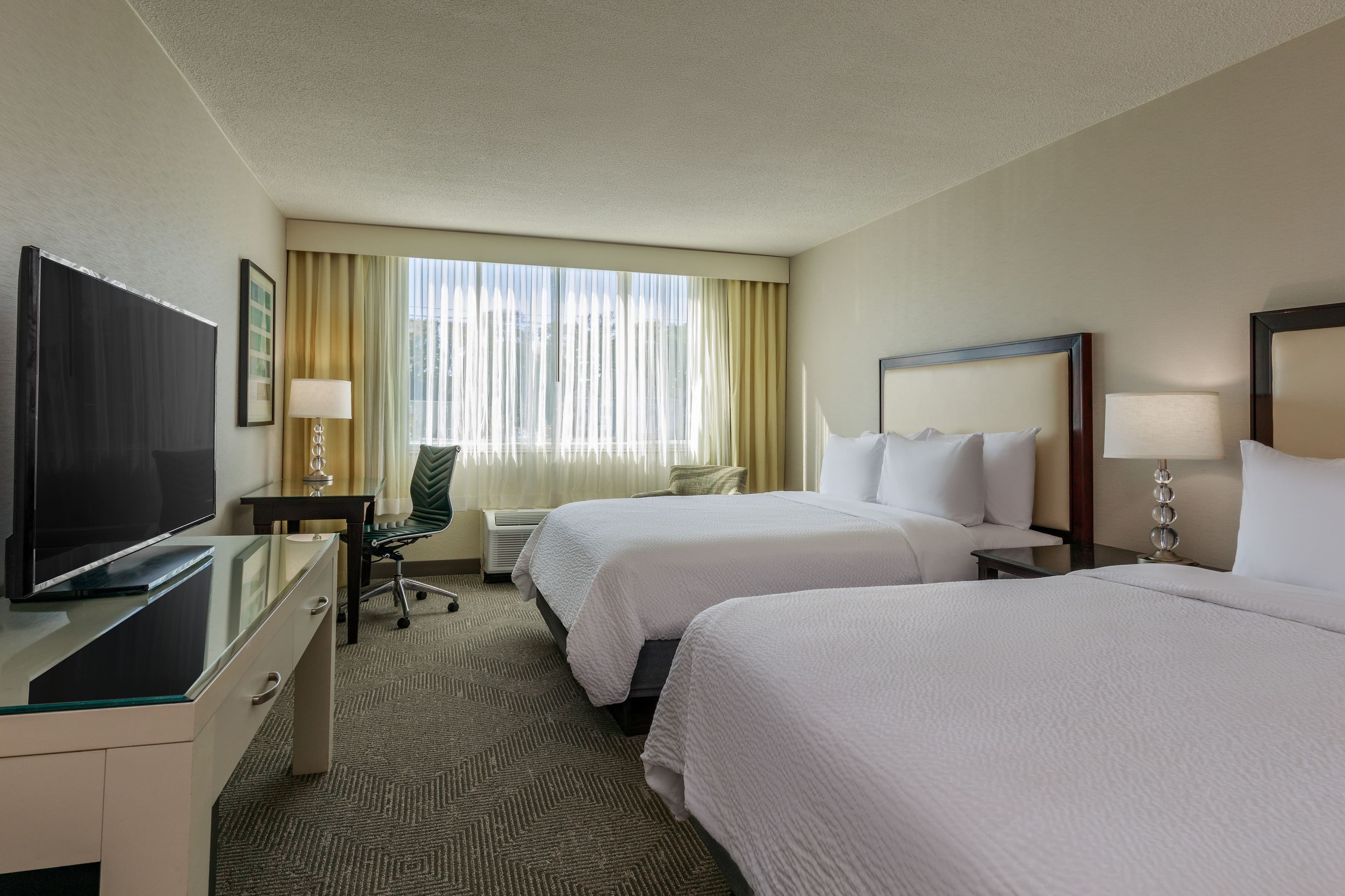 Holiday Inn & Suites Boston-Peabody — 36