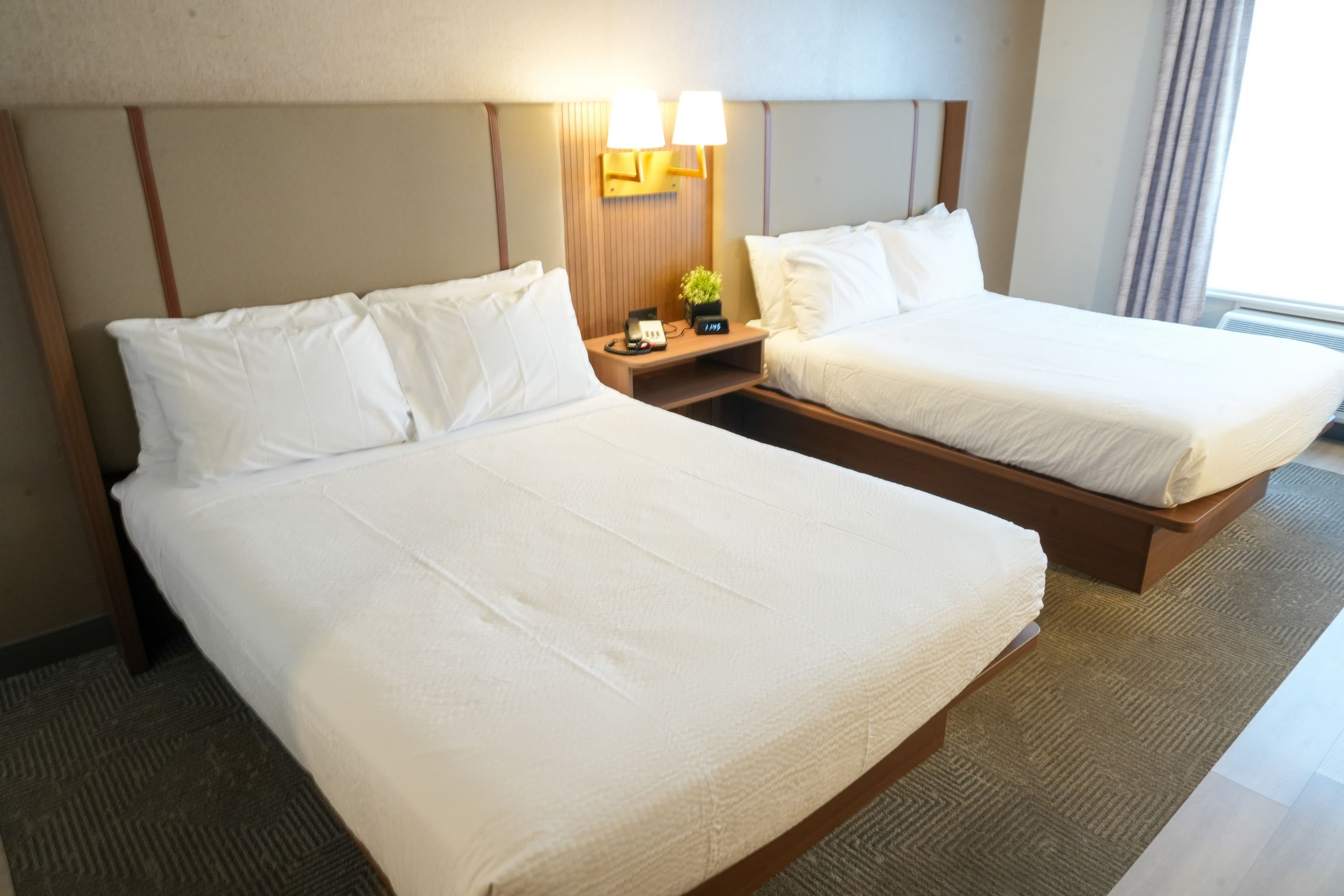 Holiday Inn & Suites Phoenix Airport — 28