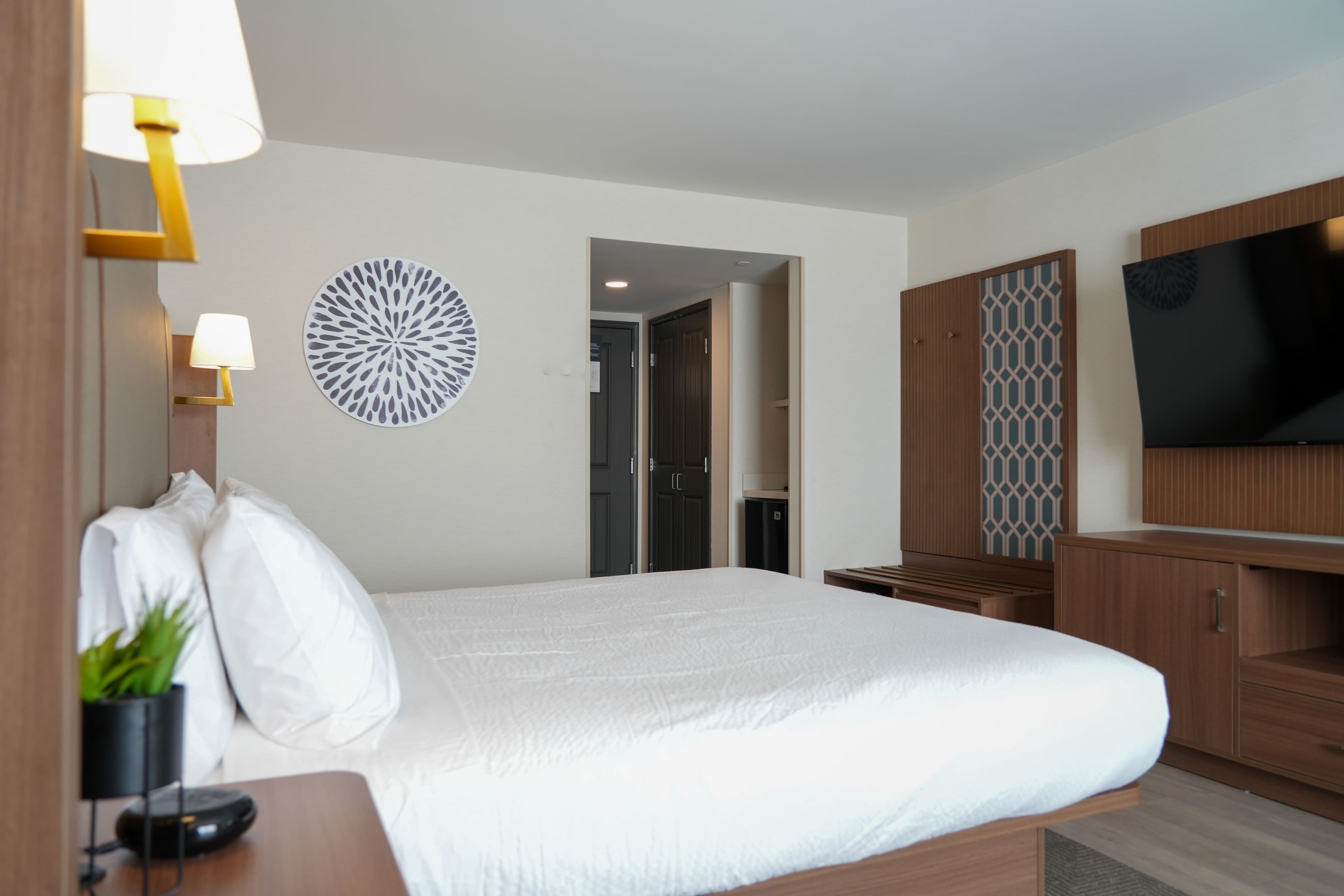 Holiday Inn & Suites Phoenix Airport — 16