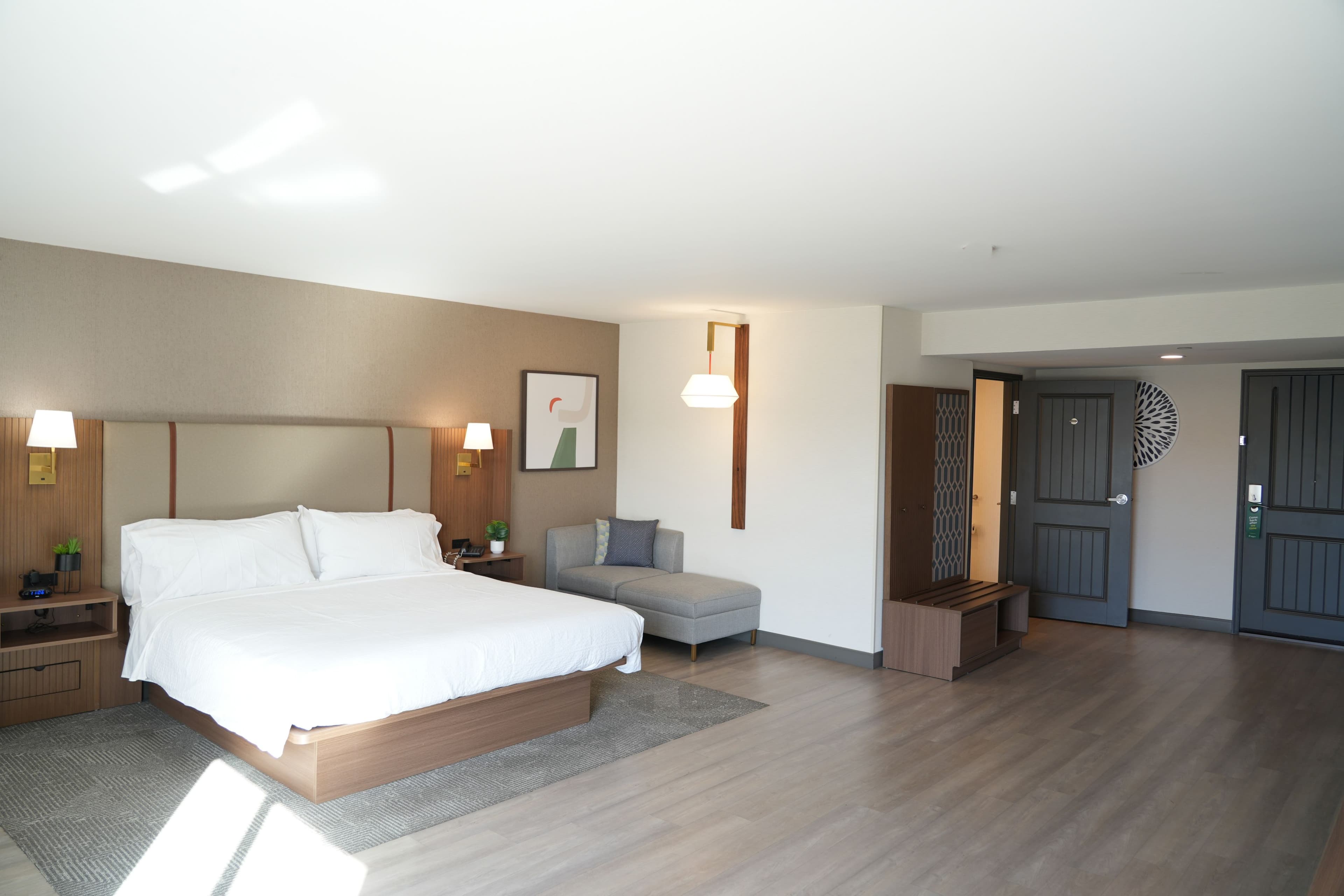 Holiday Inn & Suites Phoenix Airport — 32