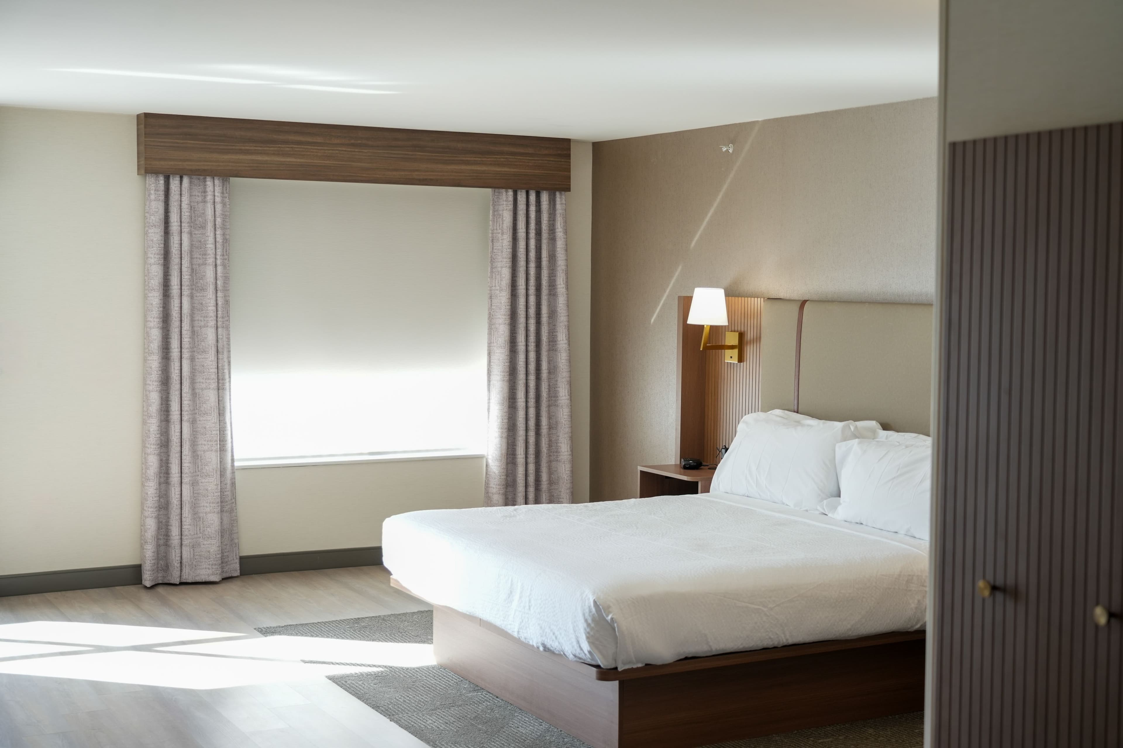 Holiday Inn & Suites Phoenix Airport — 31