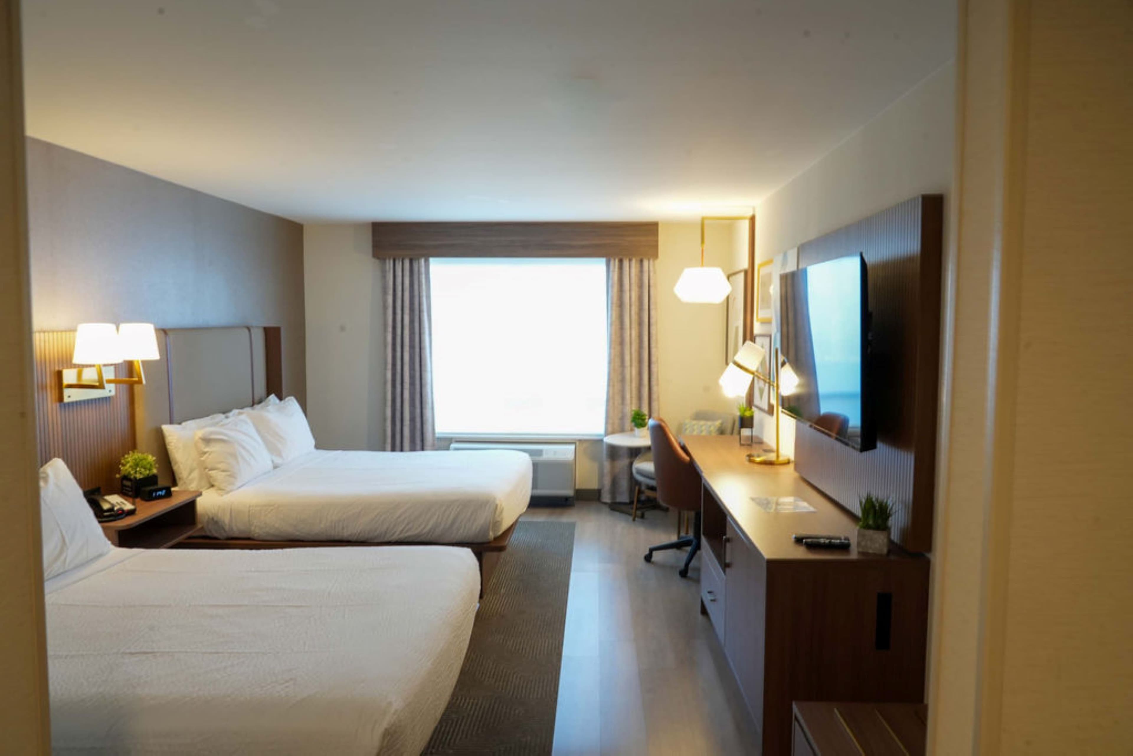 Holiday Inn & Suites Phoenix Airport — 63