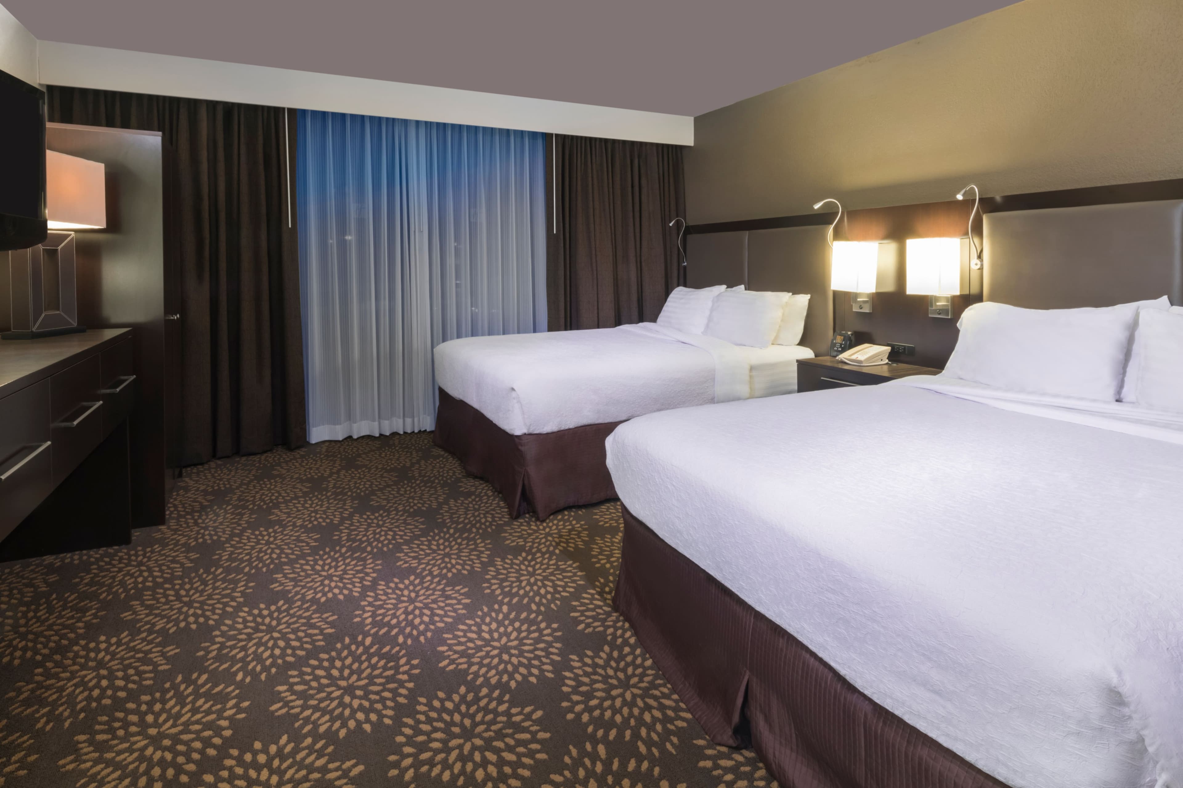 Holiday Inn & Suites Phoenix Airport North — 20
