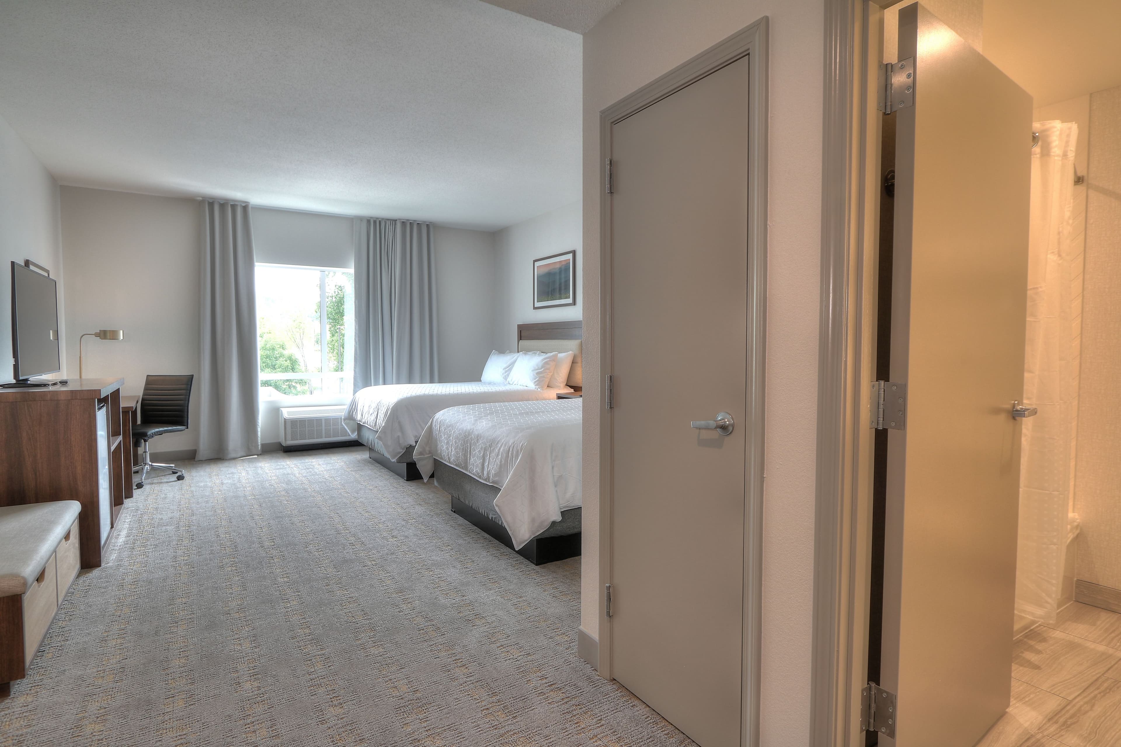 Holiday Inn & Suites Pigeon Forge Convention Center — 10