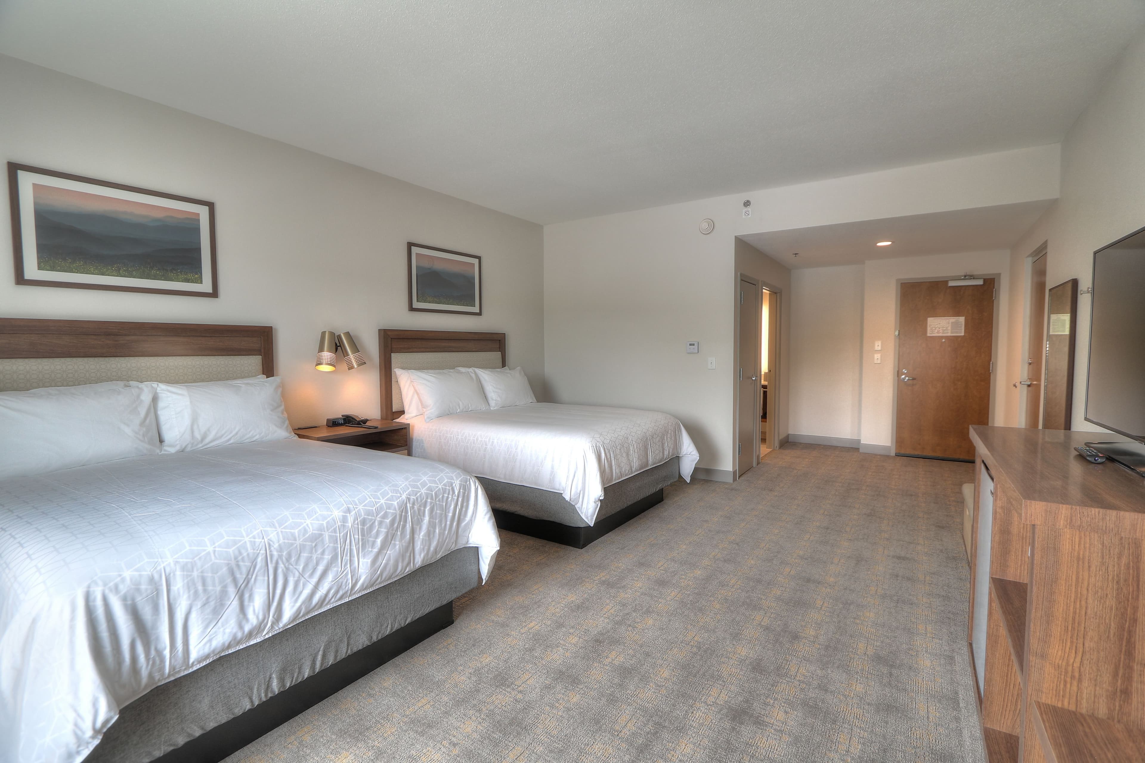 Holiday Inn & Suites Pigeon Forge Convention Center — 7