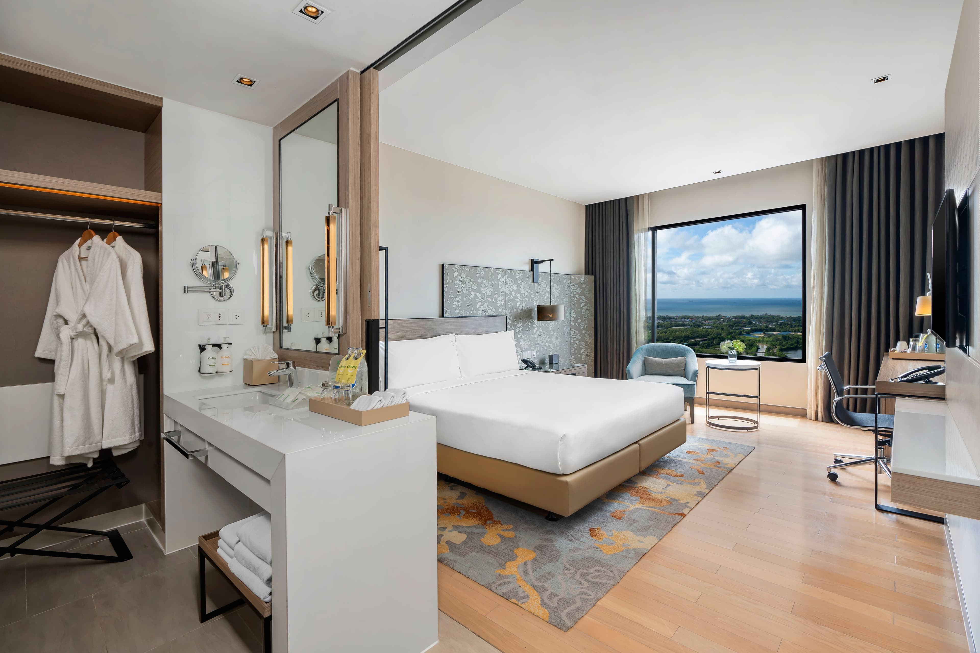 Holiday Inn & Suites Rayong City Centre — 6