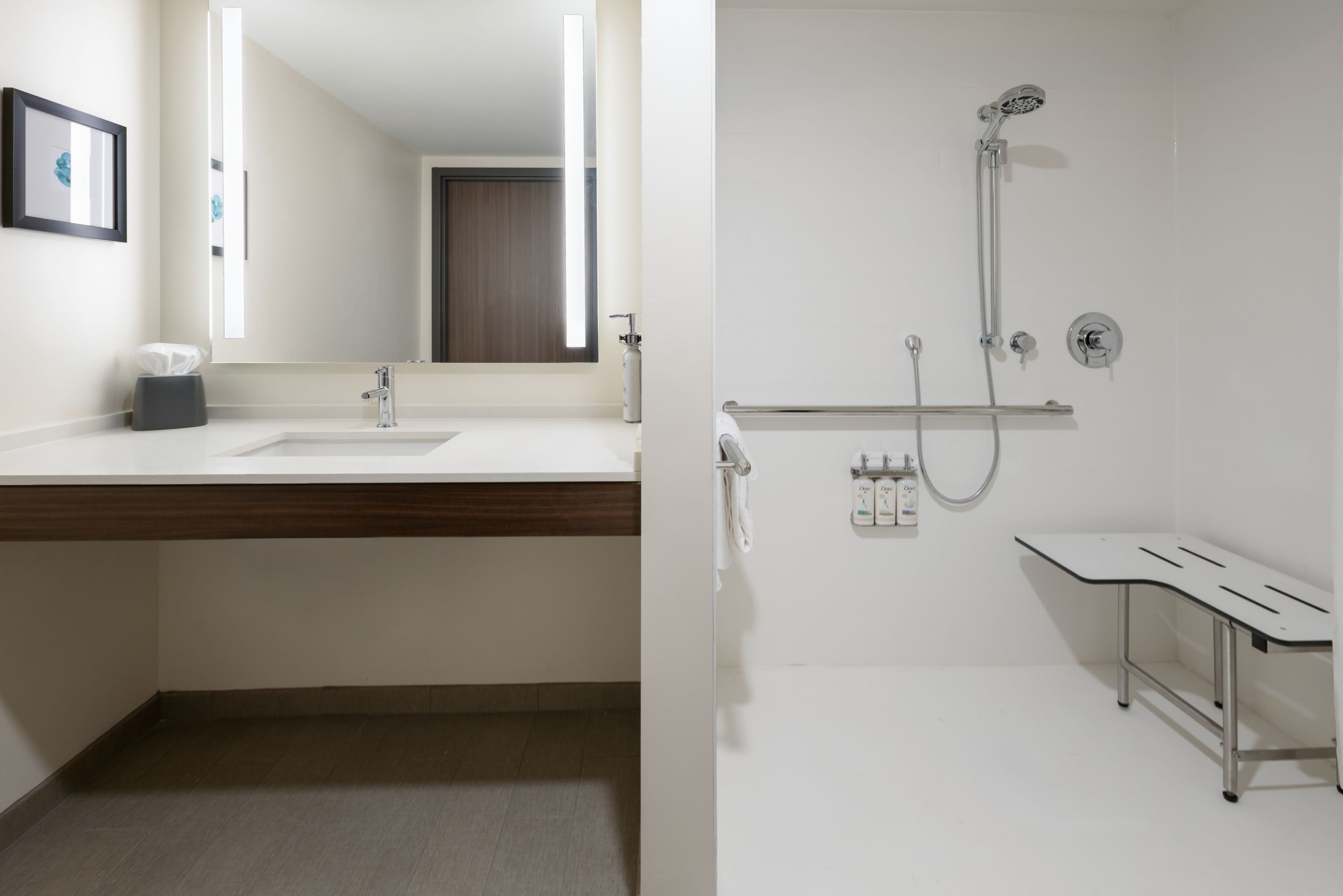 Holiday Inn & Suites Richmond - West End — 7