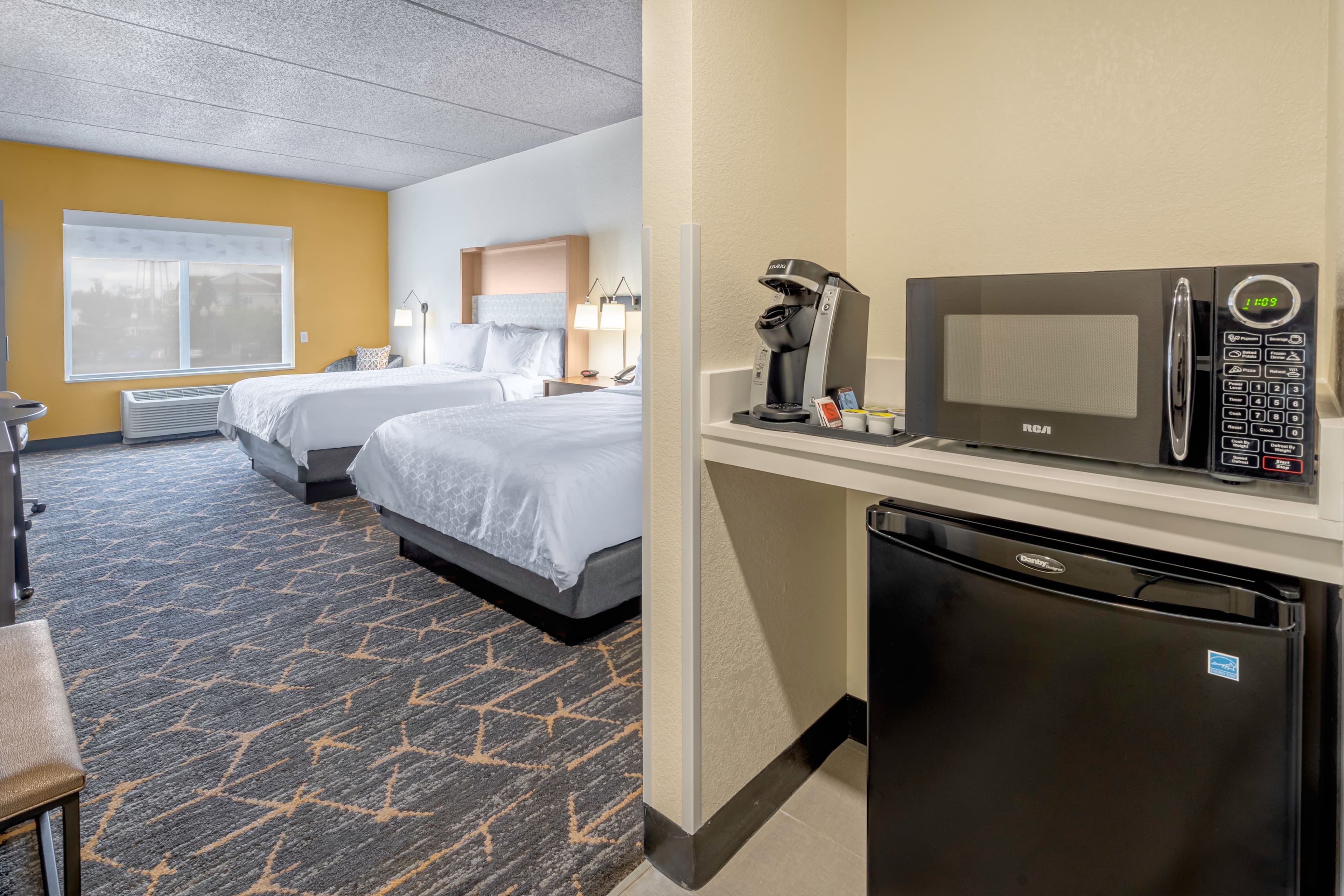 Holiday Inn & Suites Wausau-Rothschild — 25