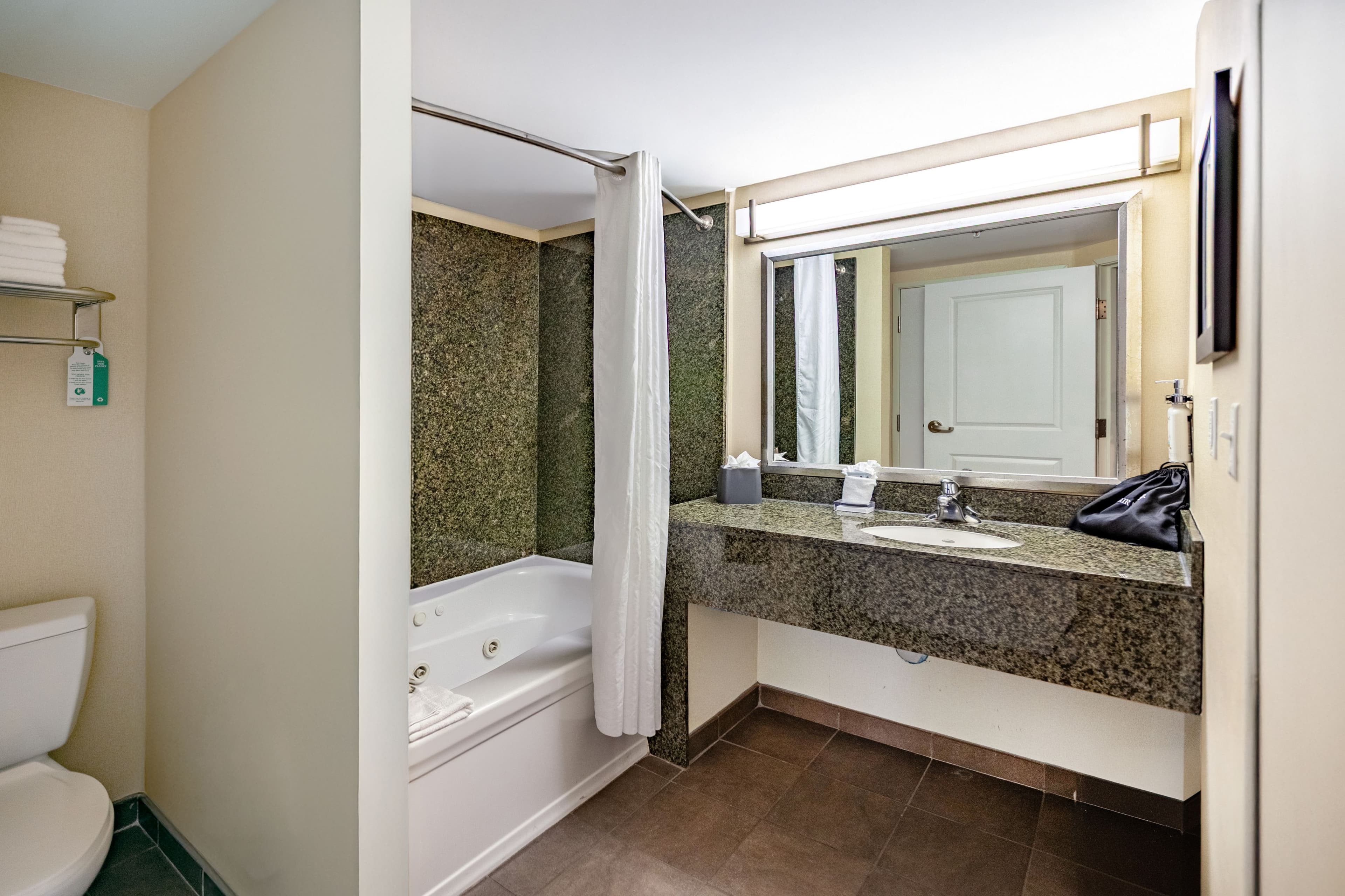 Holiday Inn & Suites Scottsdale North - Airpark — 9
