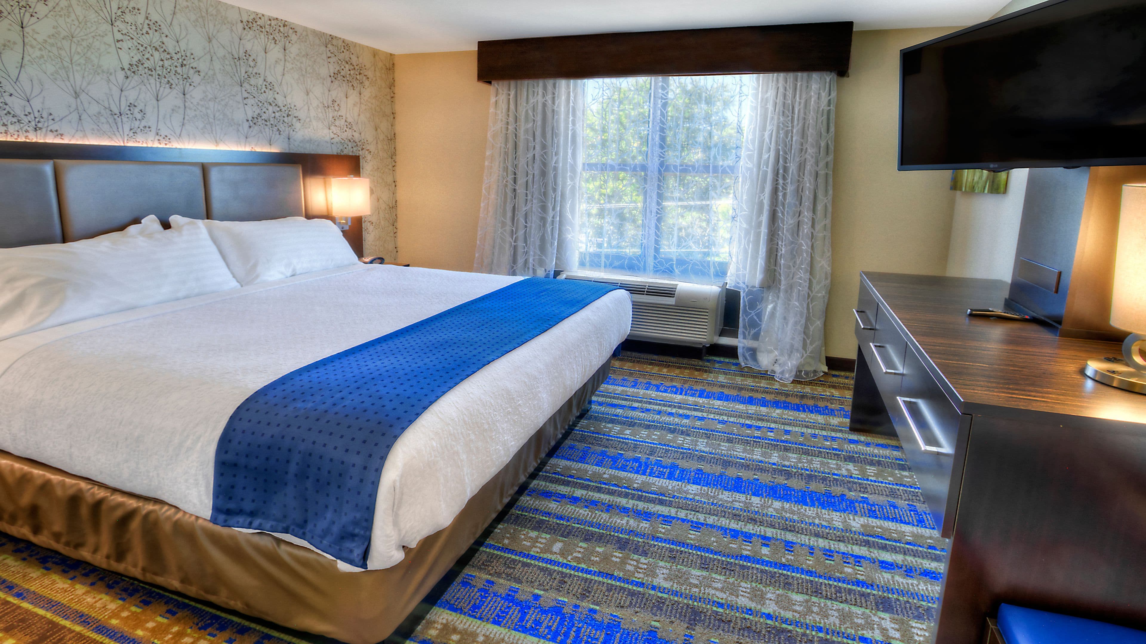 Holiday Inn & Suites Tupelo North — 20