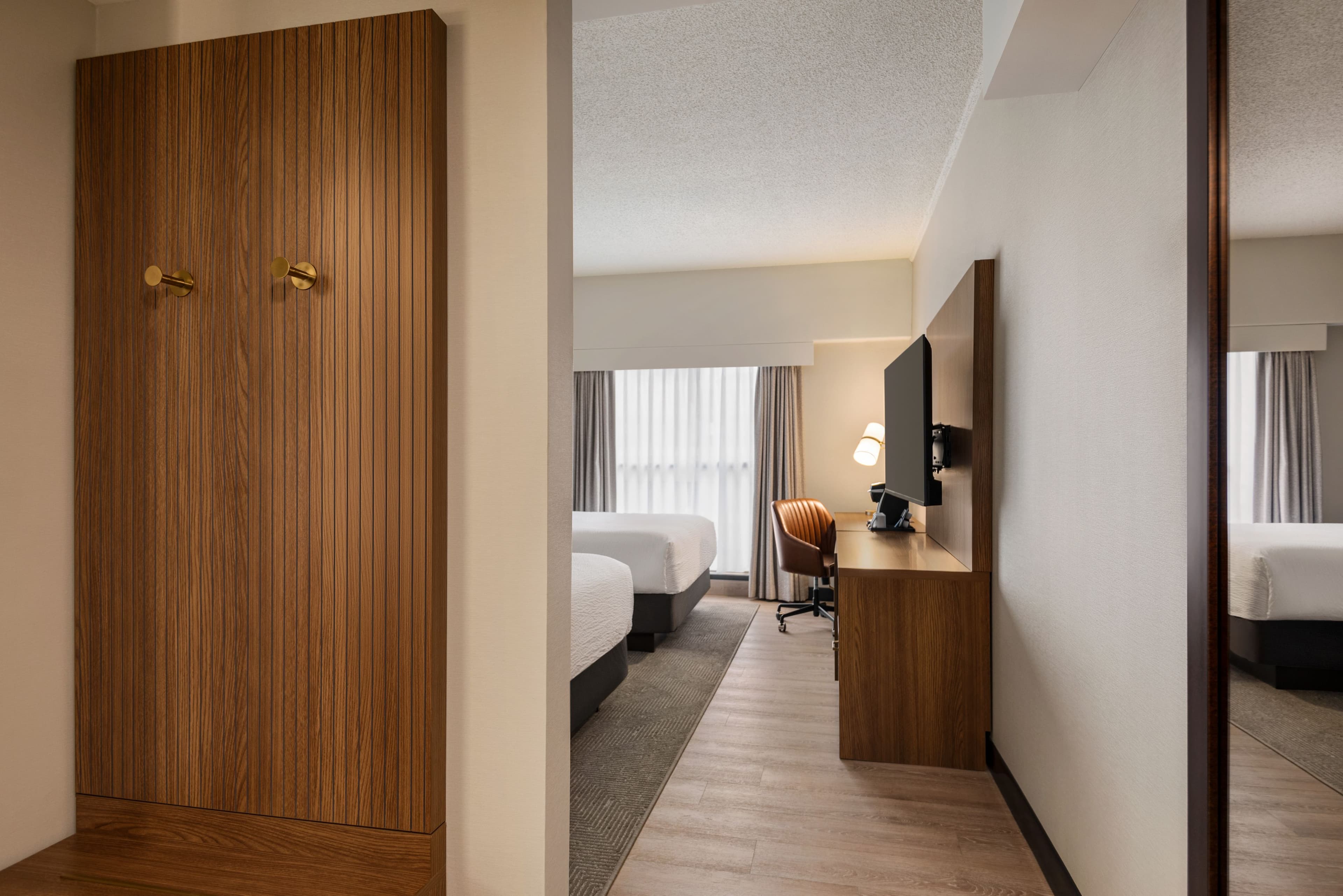 Holiday Inn & Suites Vancouver Downtown — 52