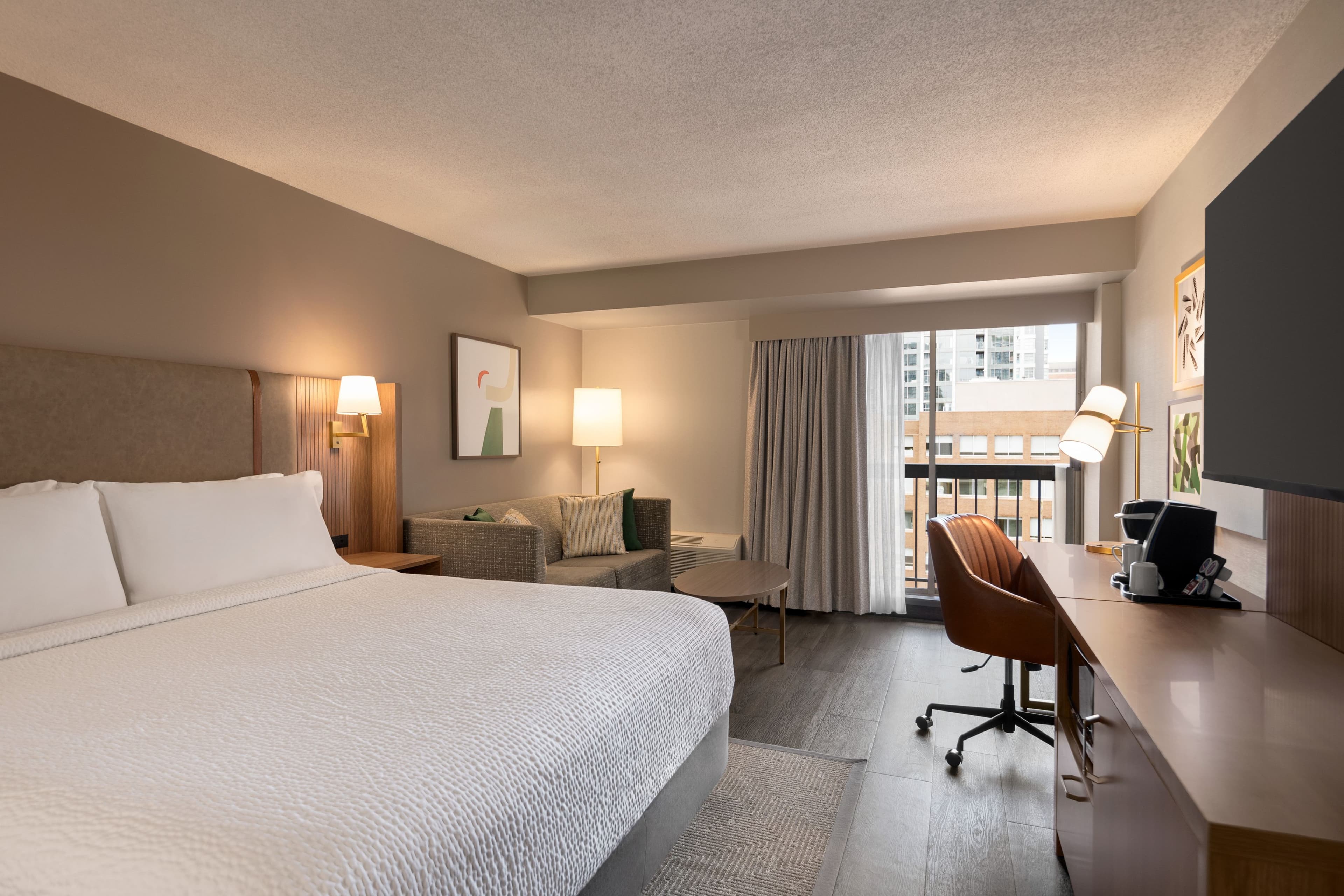 Holiday Inn & Suites Vancouver Downtown — 20