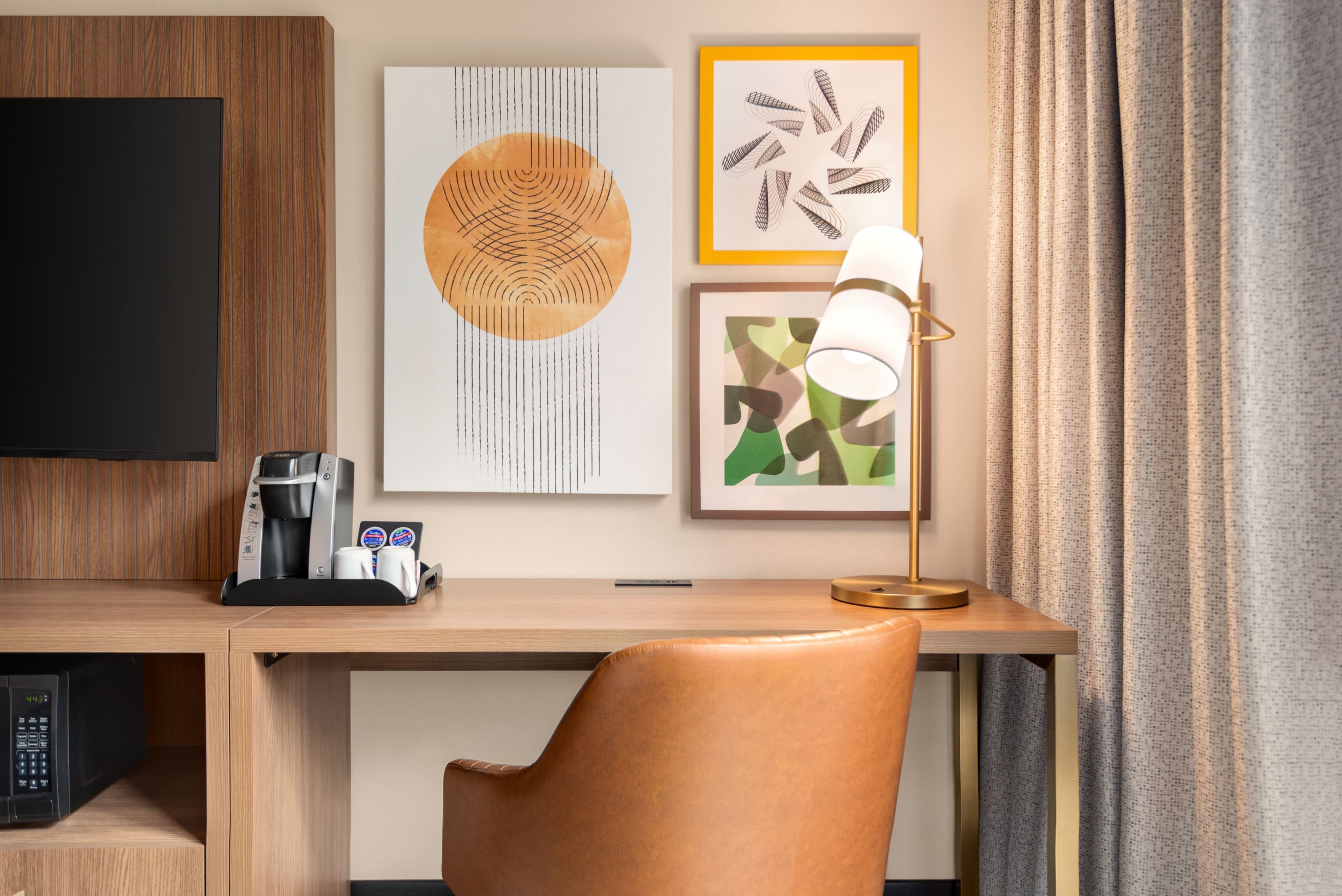 Holiday Inn & Suites Vancouver Downtown - Image 3