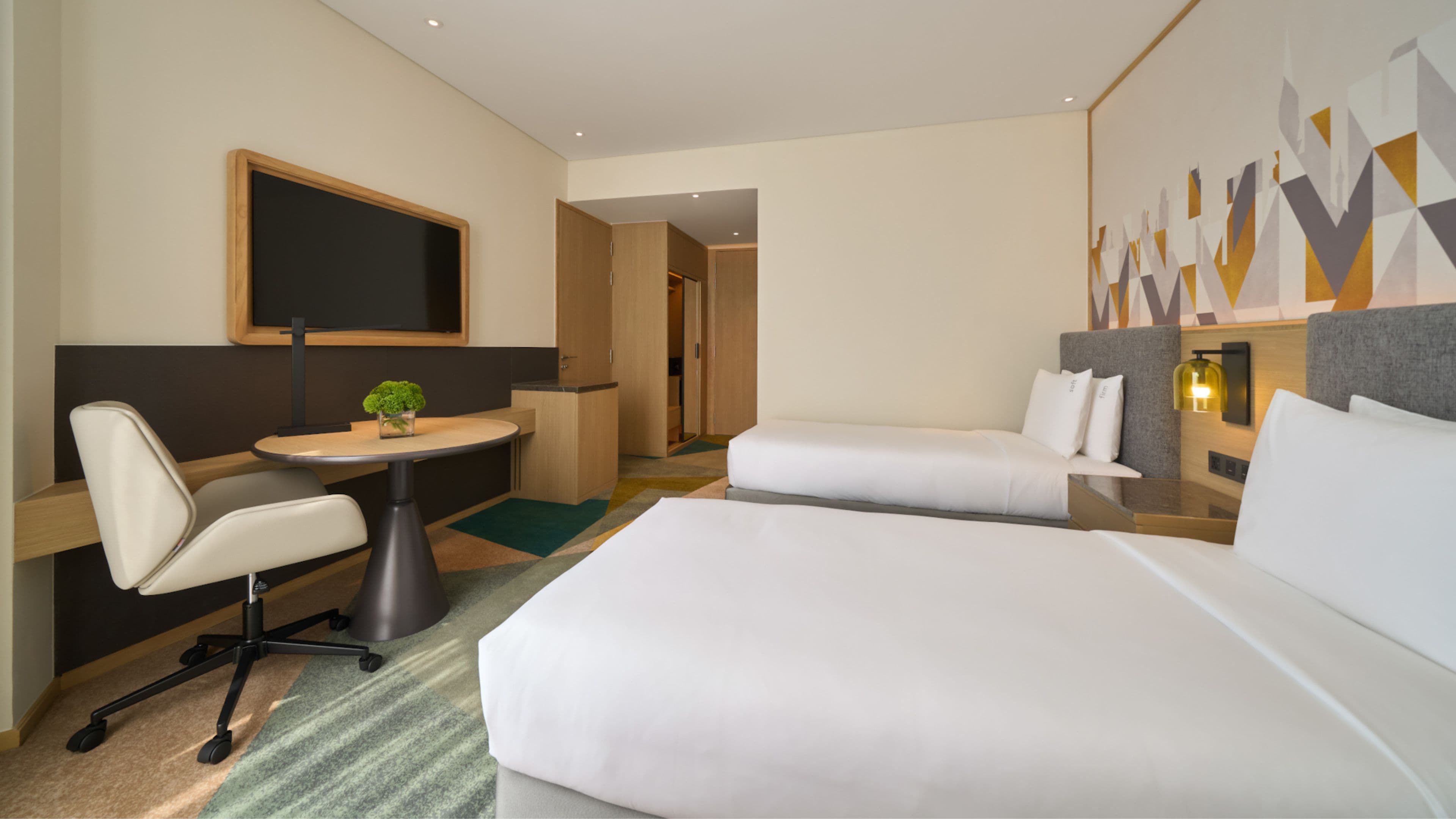 Holiday Inn & Suites Vientiane — 12