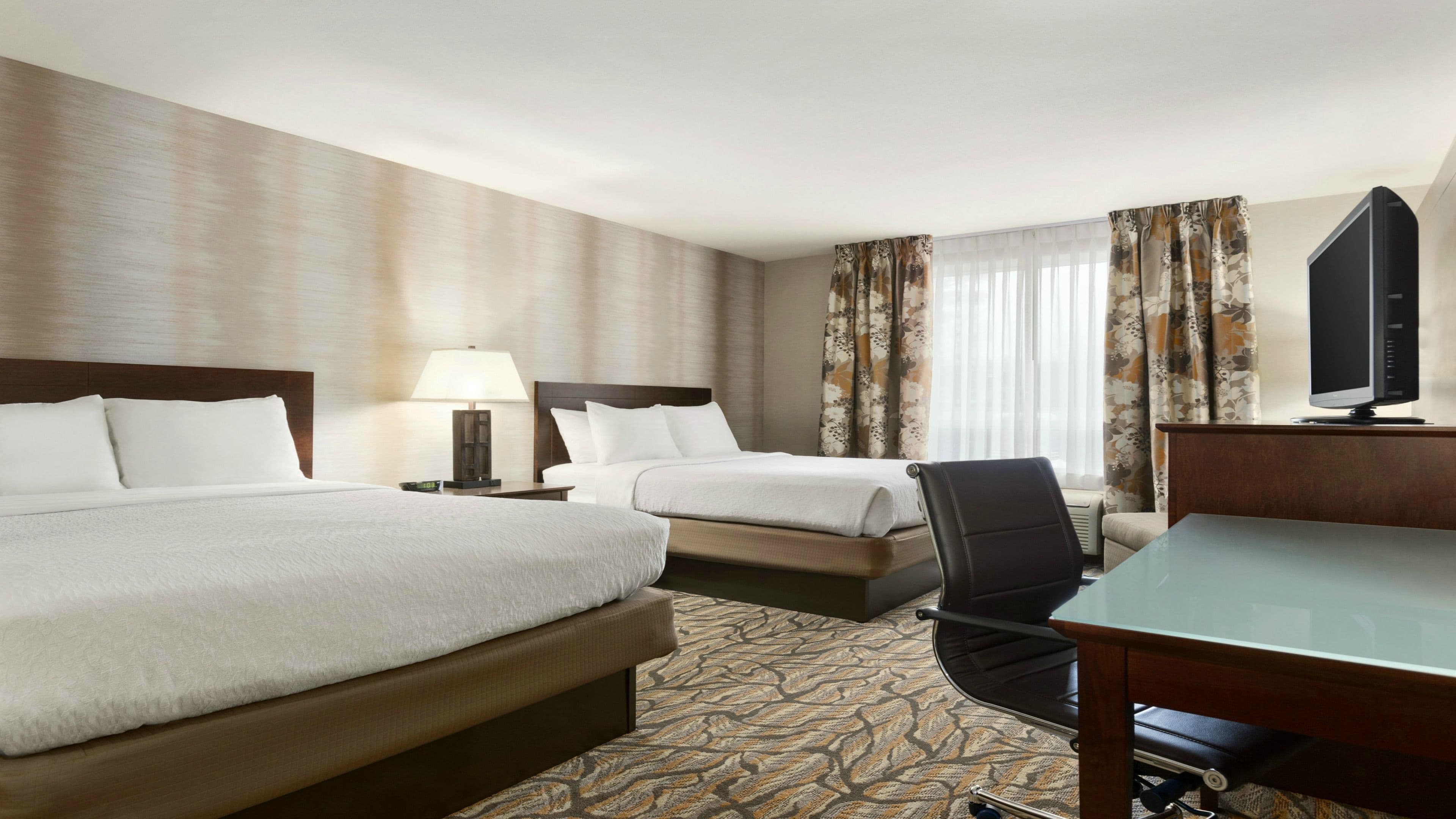 Holiday Inn & Suites Williamsburg-Historic Gateway - Image 4