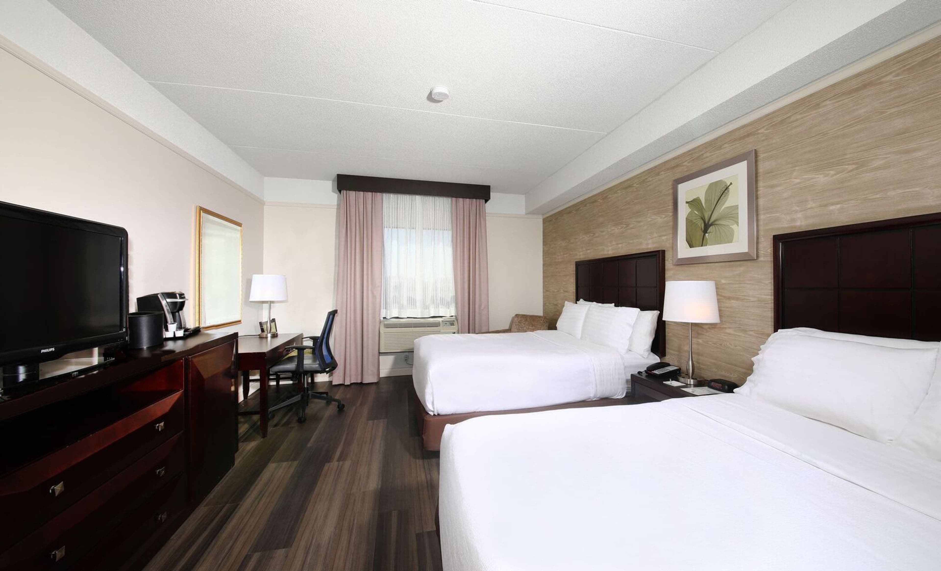 Holiday Inn & Suites Windsor (Ambassador Bridge) — 22