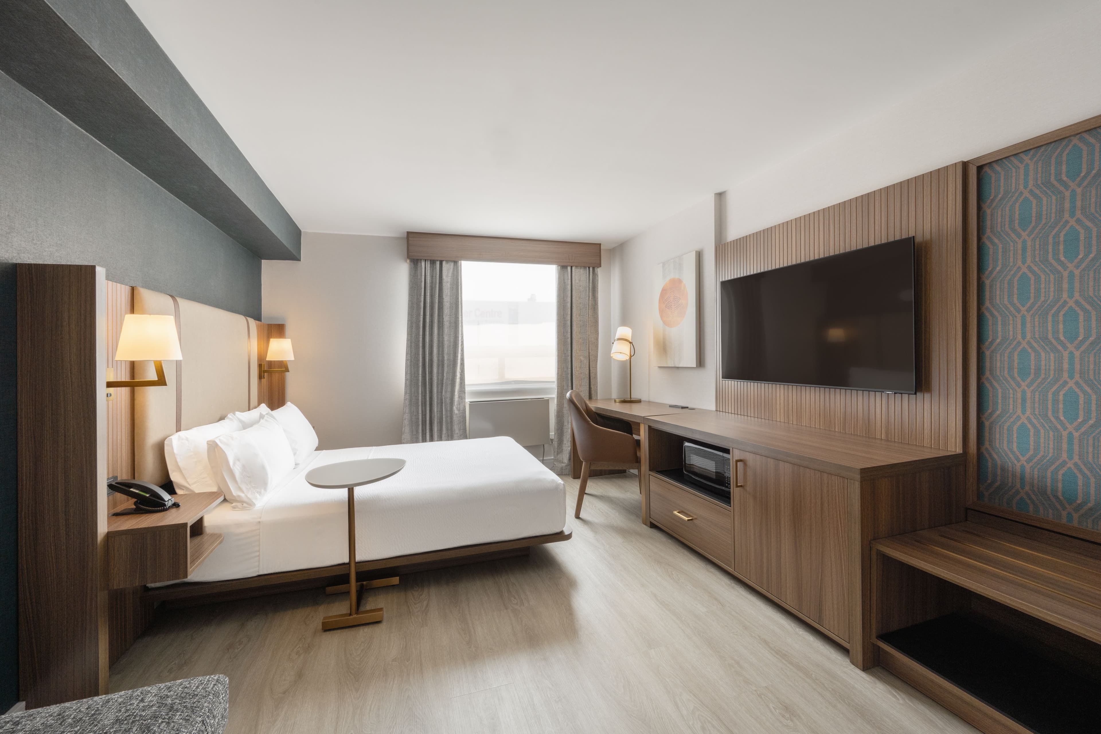 Holiday Inn & Suites Winnipeg-Downtown — 15