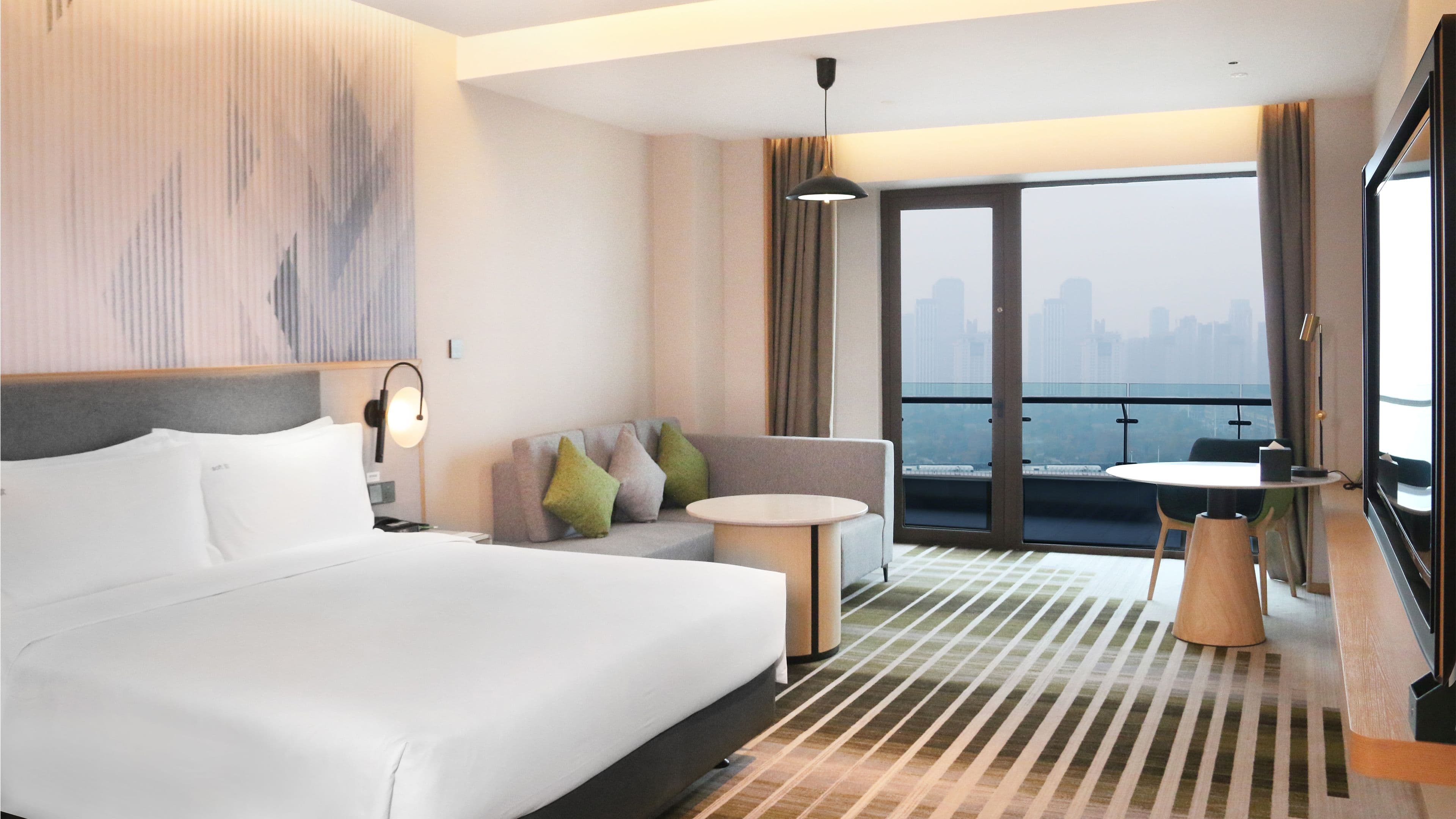 Holiday Inn & Suites Wuhan International Expo — 6