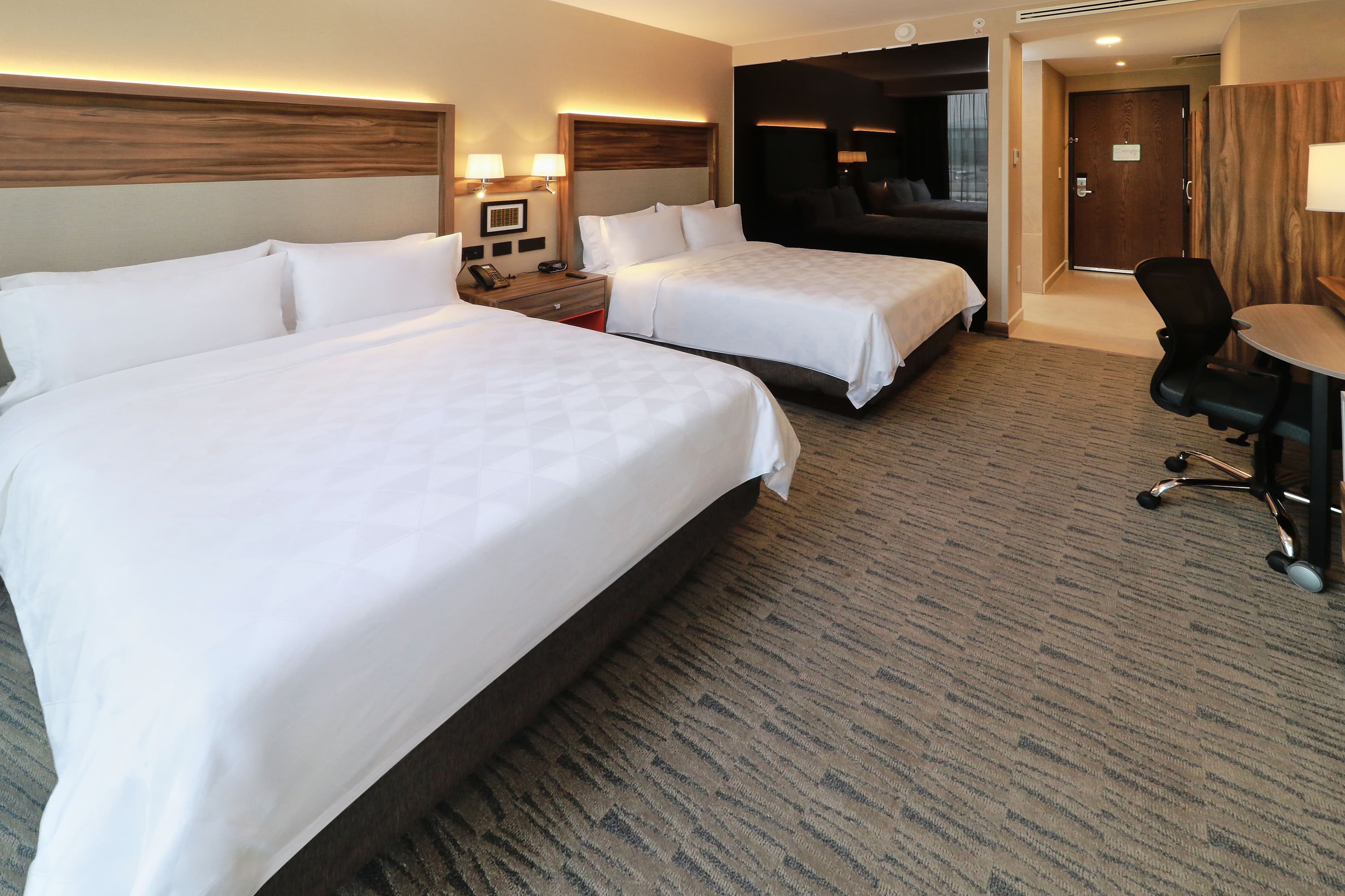 Holiday Inn & Suites Mexico Felipe Angeles Airport — 6