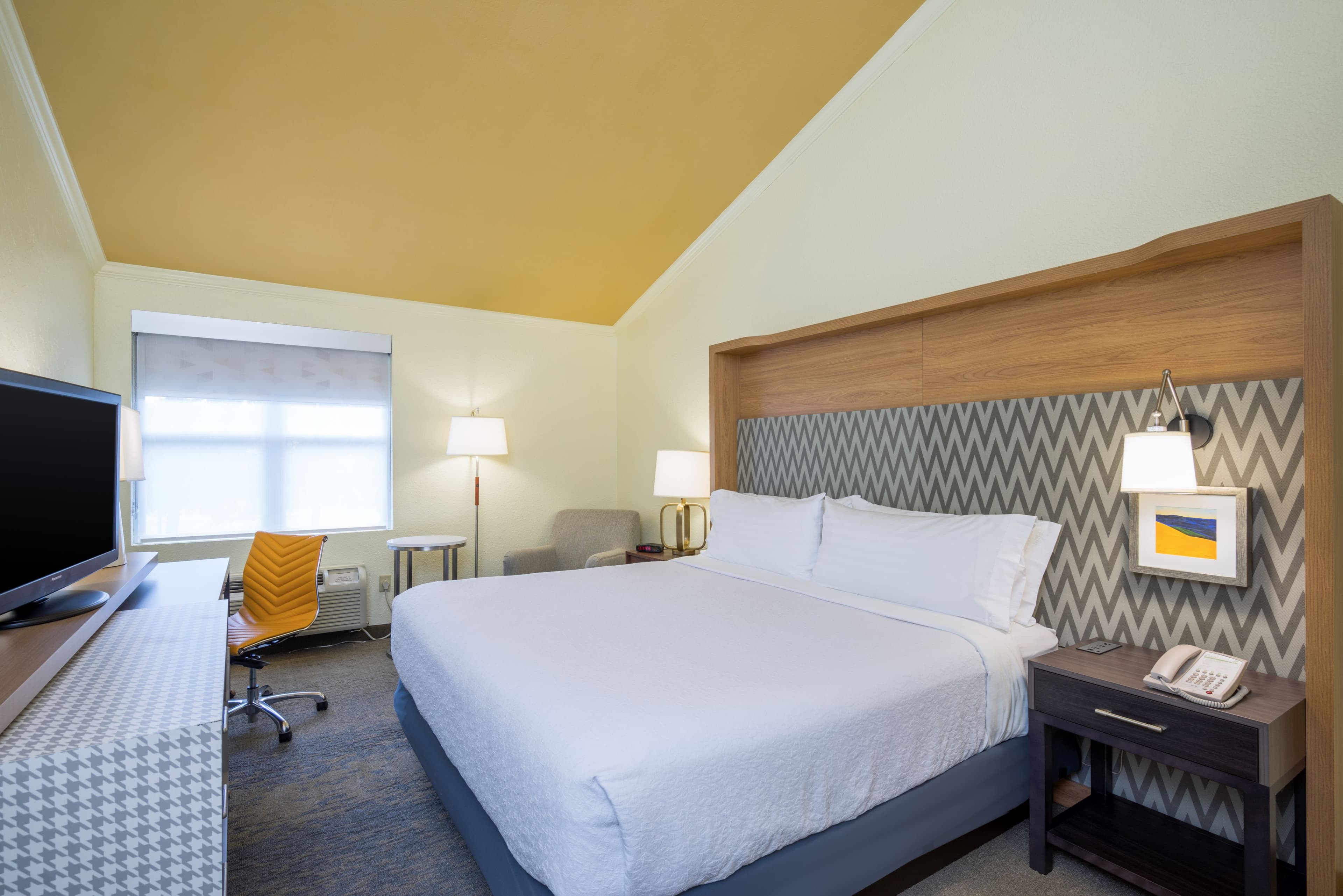Holiday Inn Cape Cod - Hyannis - Image 4