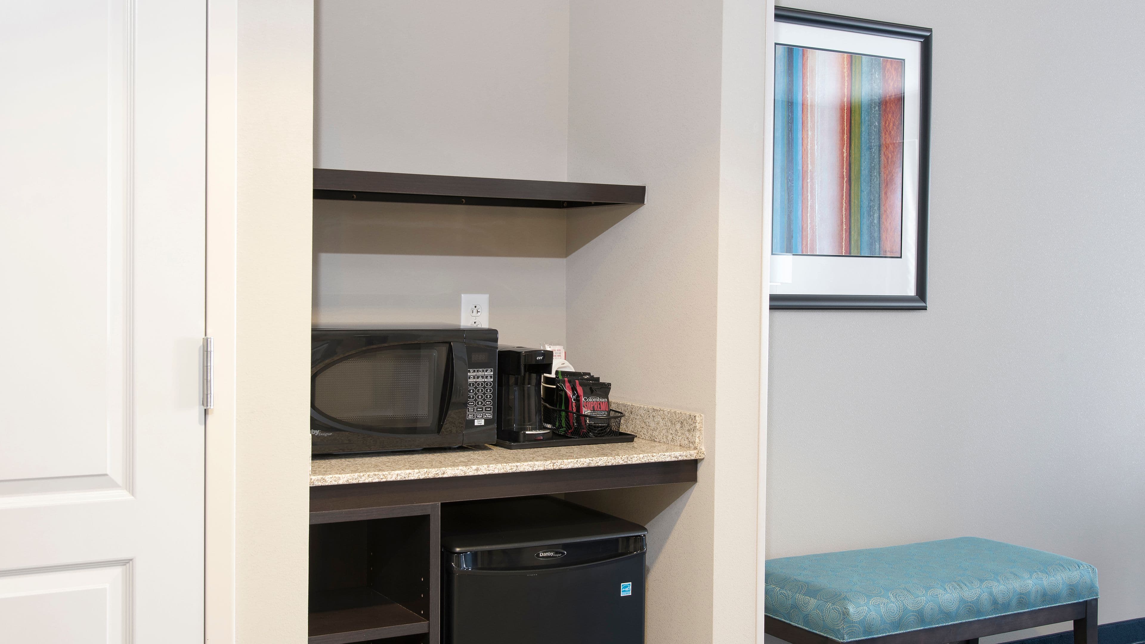 Holiday Inn Indianapolis Airport - Image 4