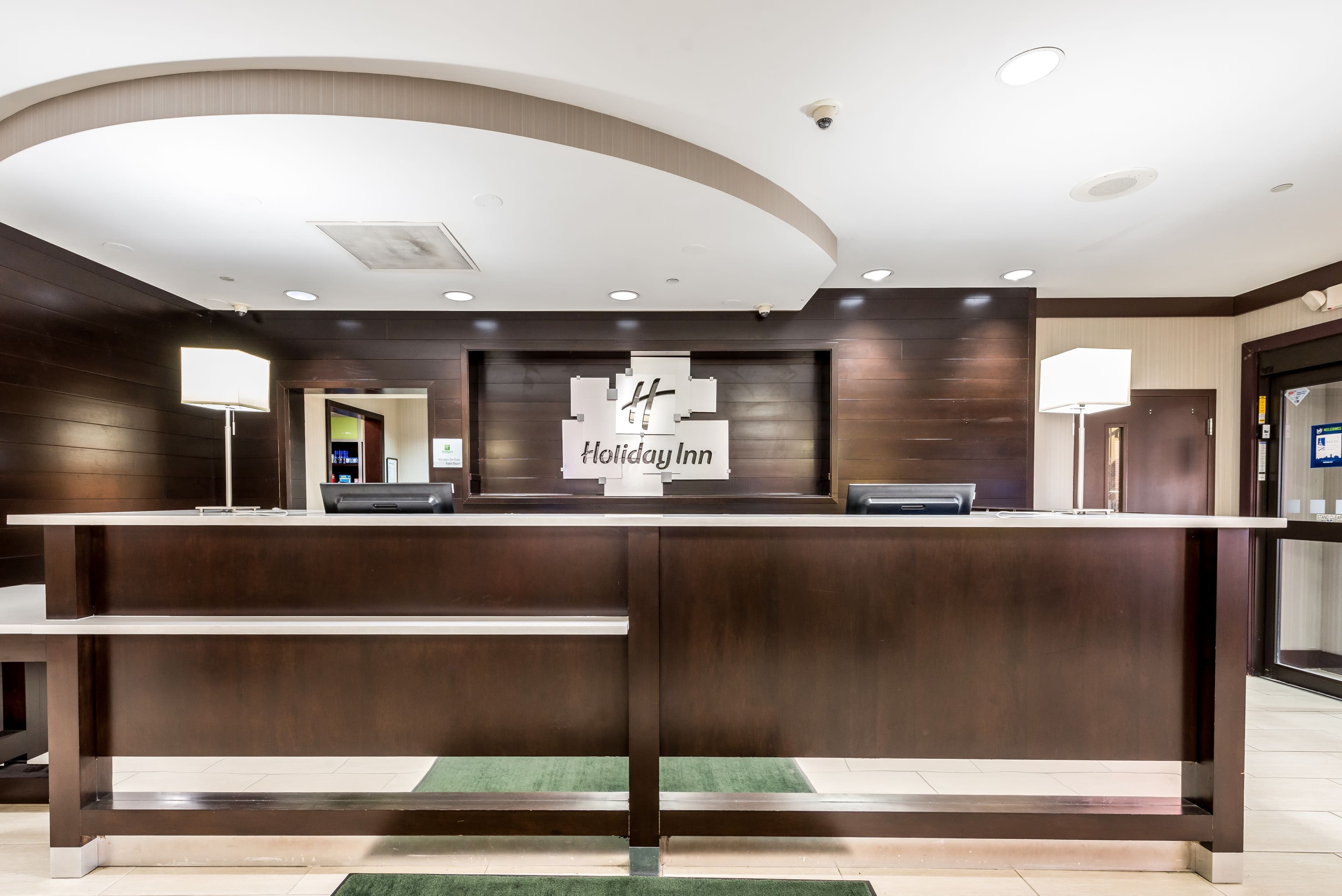 Holiday Inn Indianapolis Downtown - Image 1