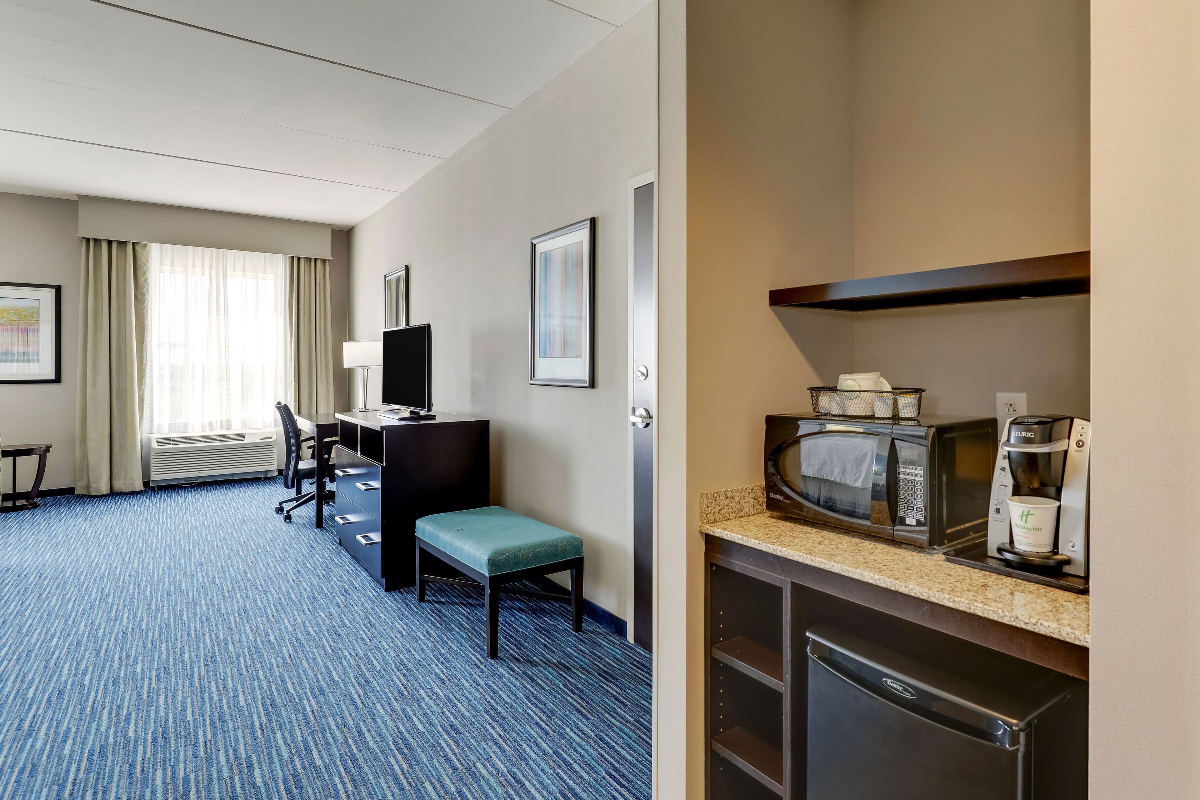 Holiday Inn Indianapolis Airport — 11