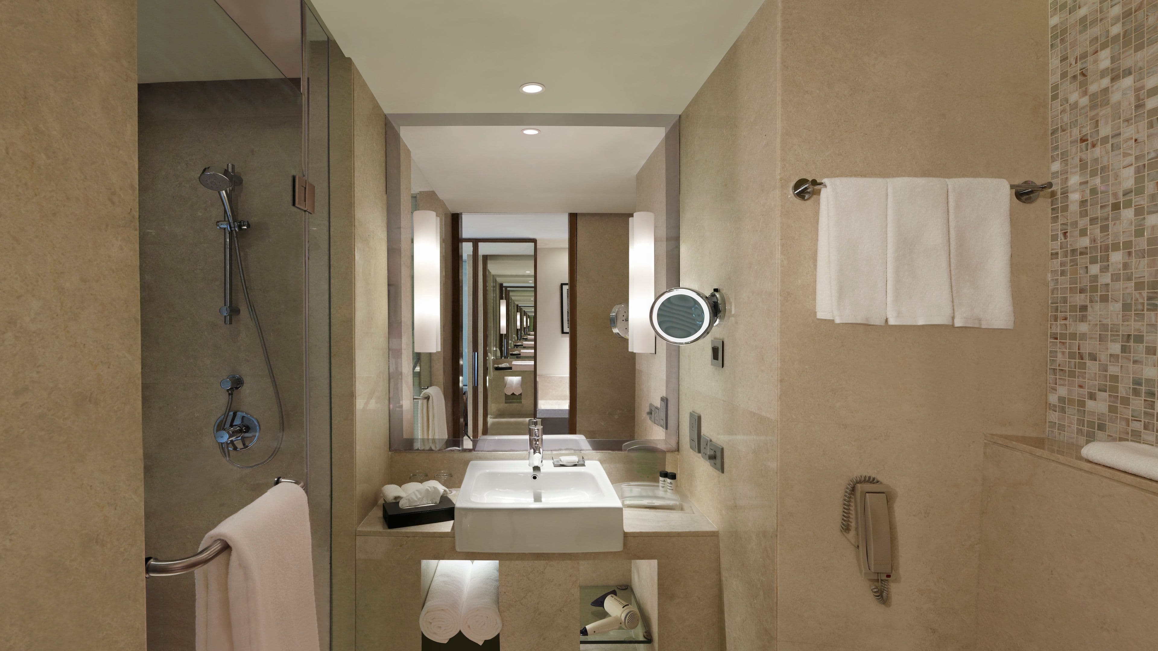Holiday Inn Jaipur City Centre — 8