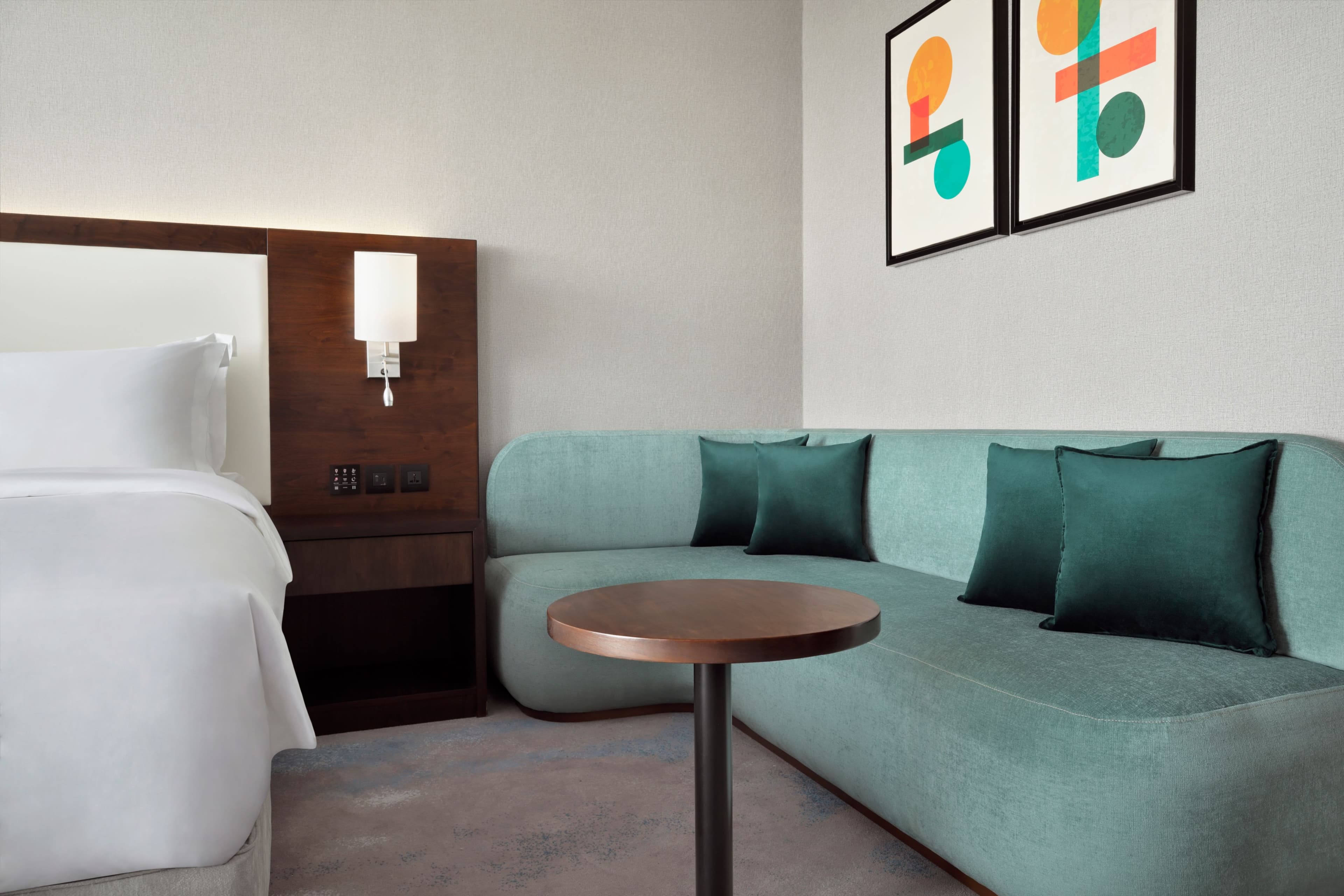 Holiday Inn Jeddah Corniche - Image 2