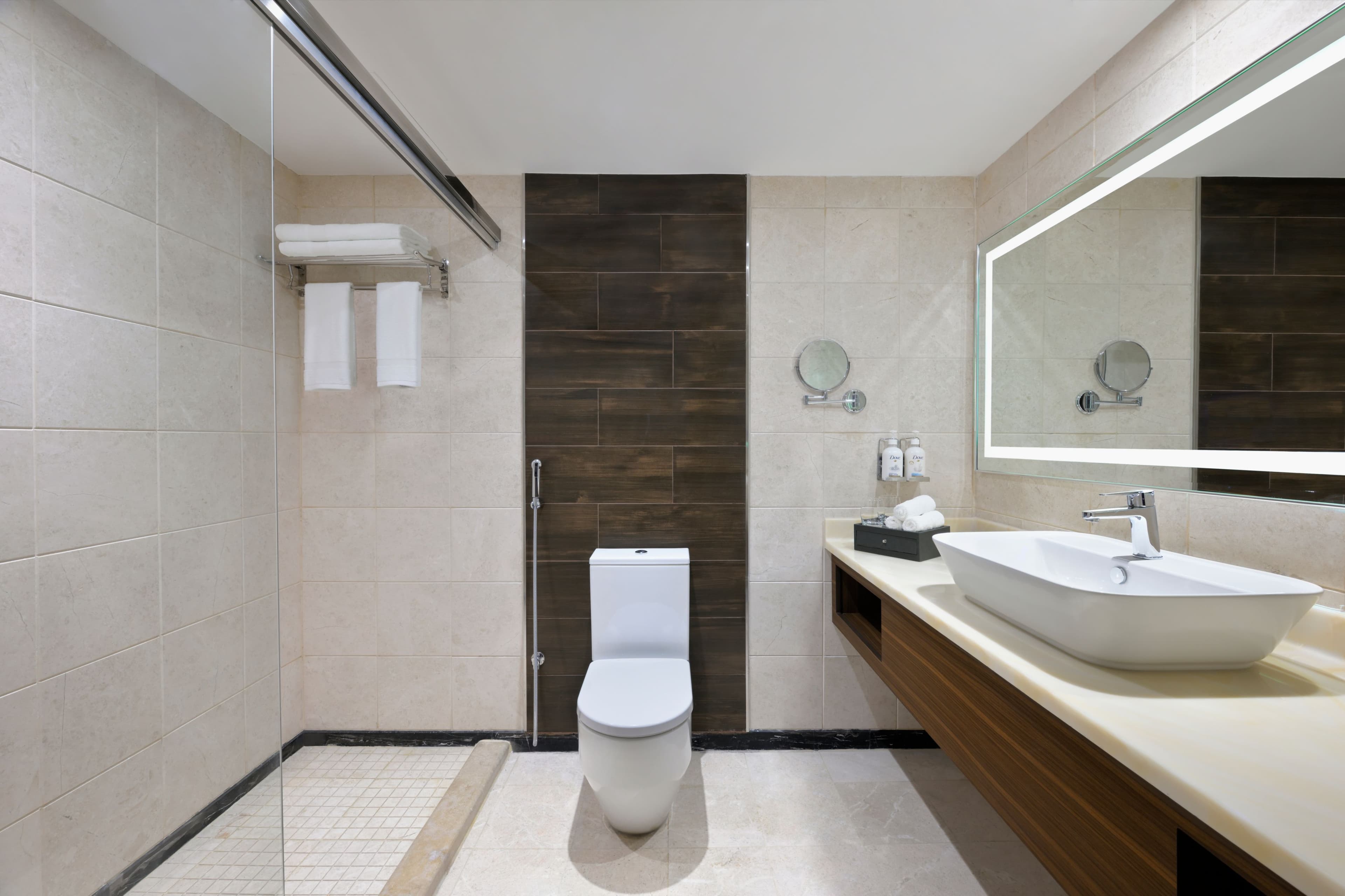 Holiday Inn Jeddah Corniche - Image 4