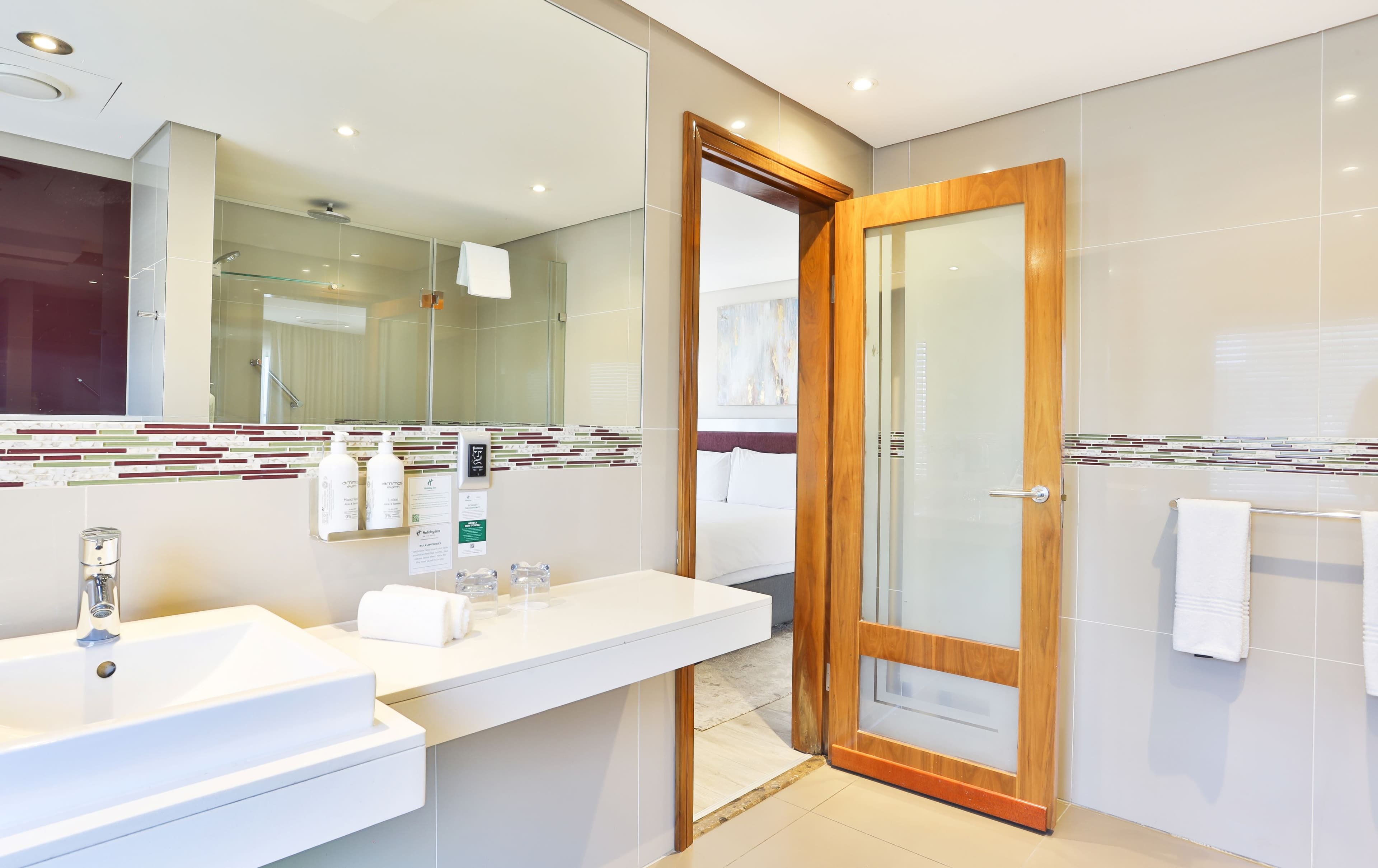 Standard Room - Image 12