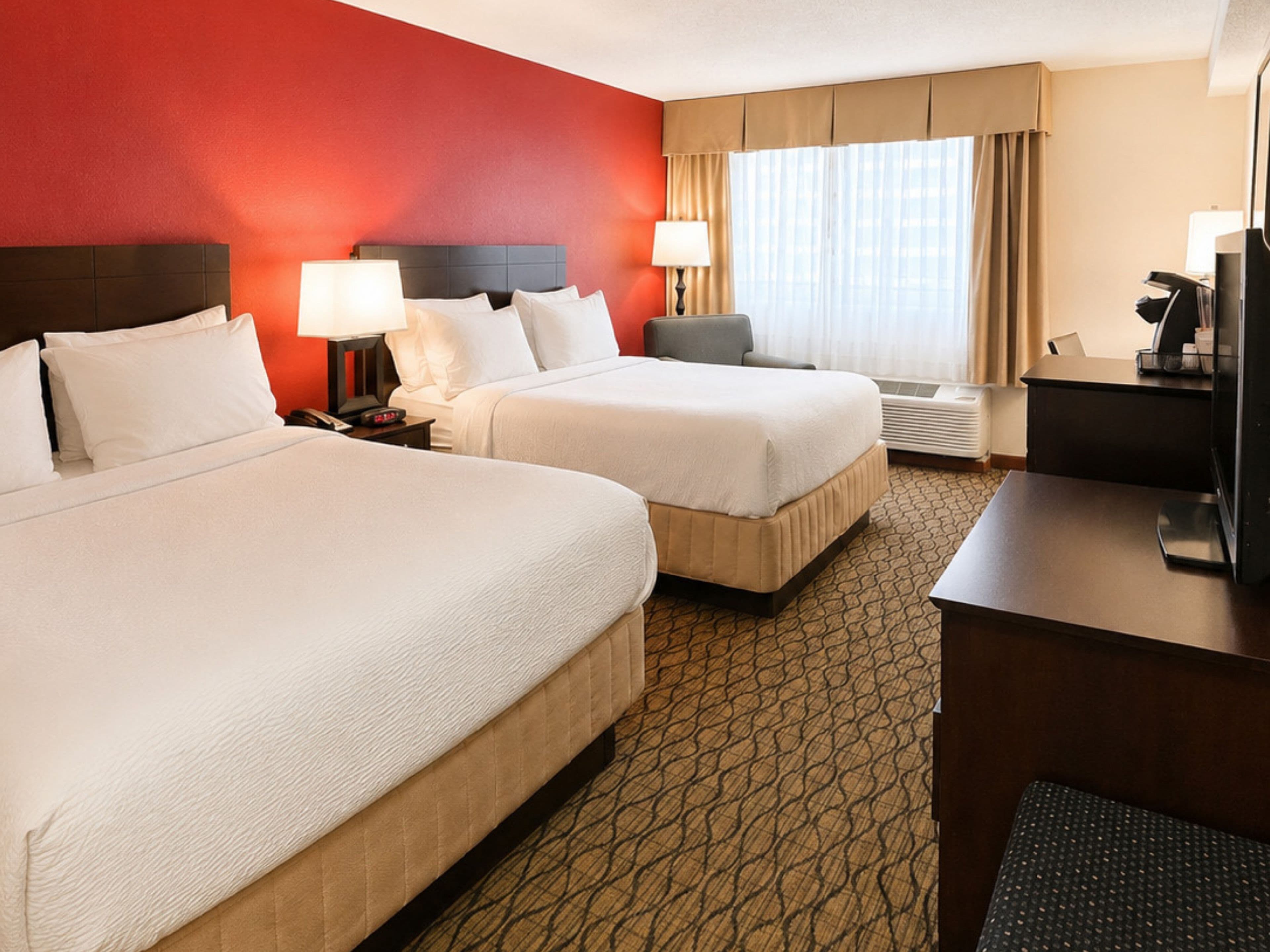Holiday Inn Johnson City — 8