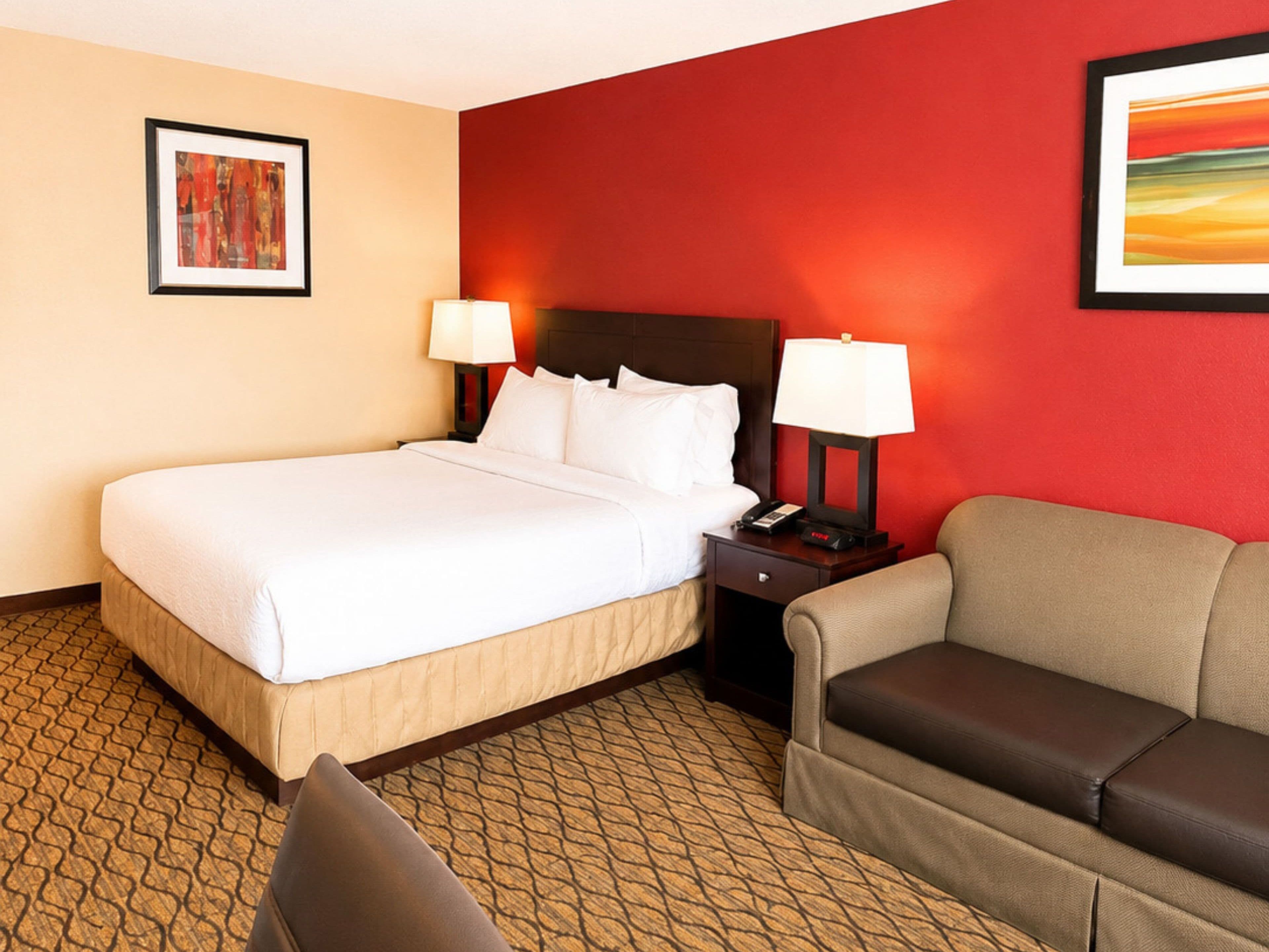 Holiday Inn Johnson City — 3