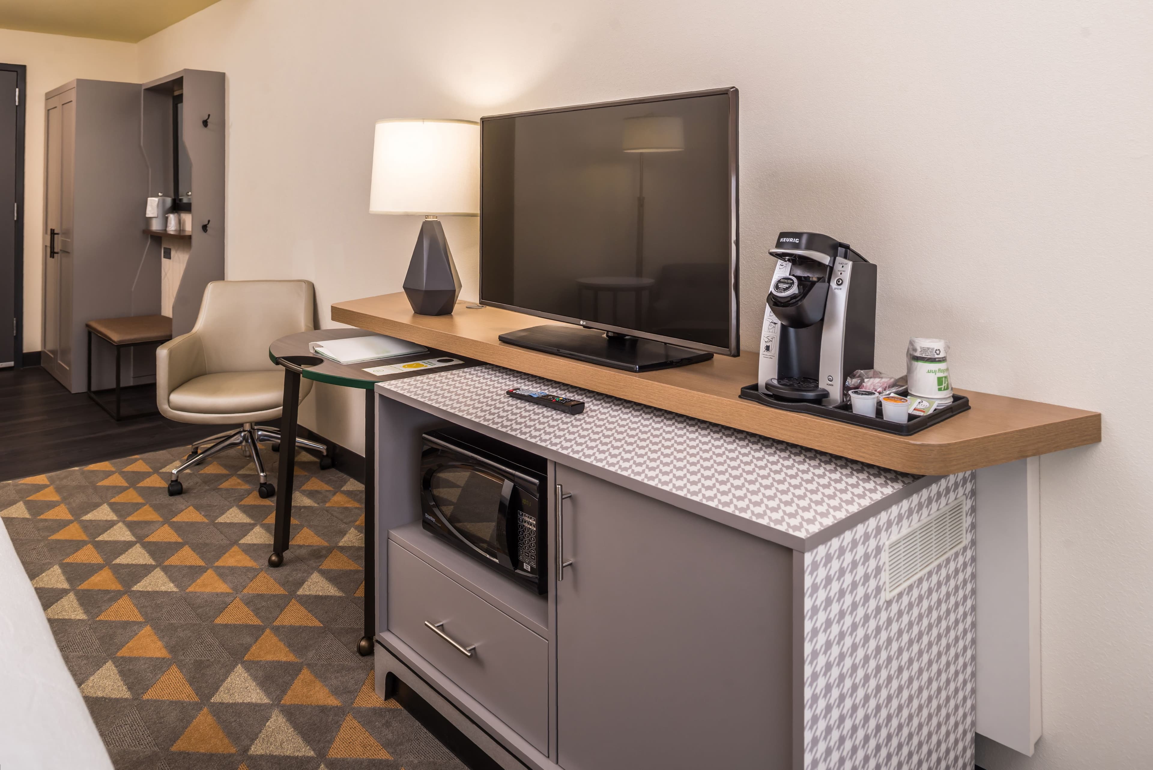 Holiday Inn Joplin — 9
