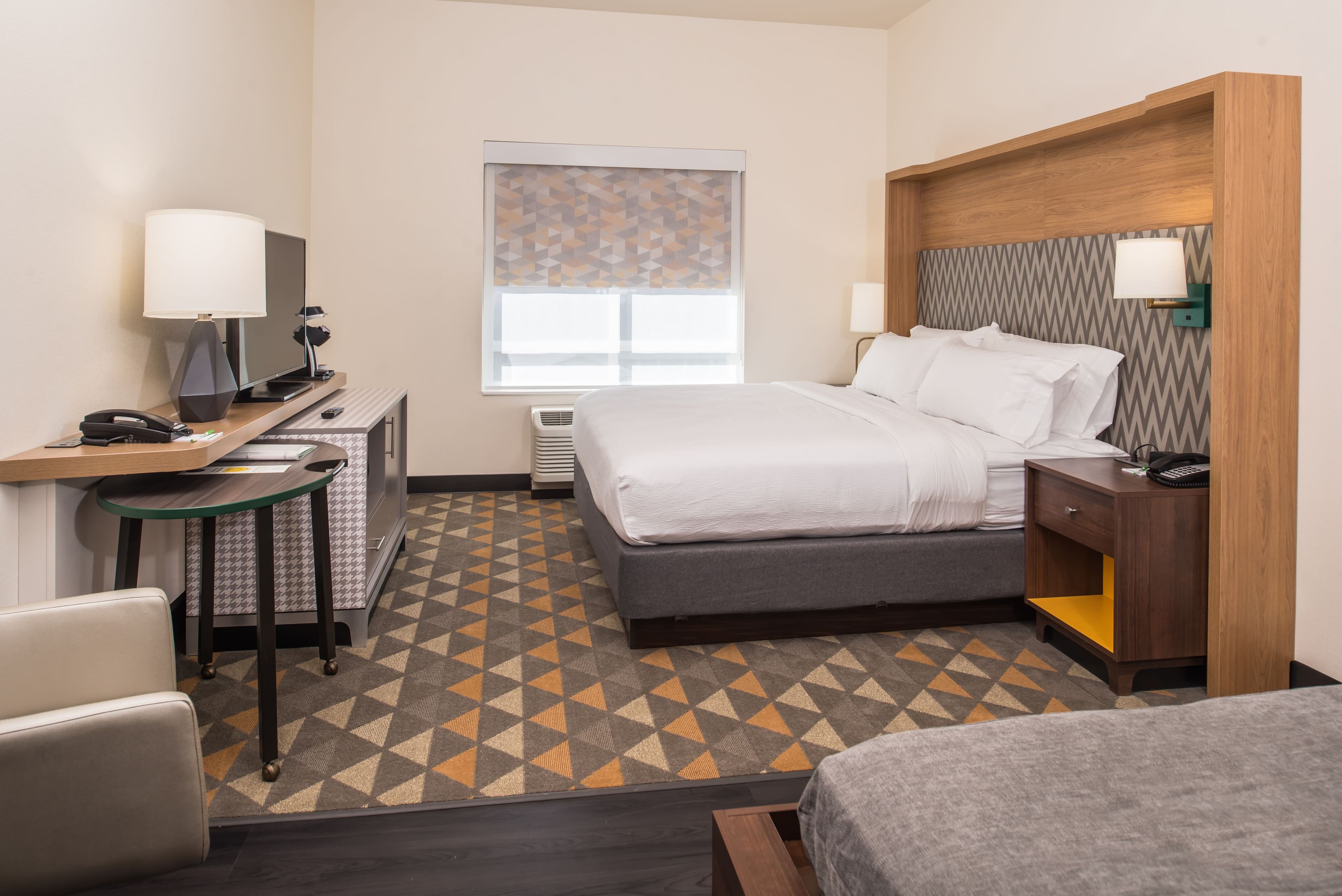 Holiday Inn Joplin — 6