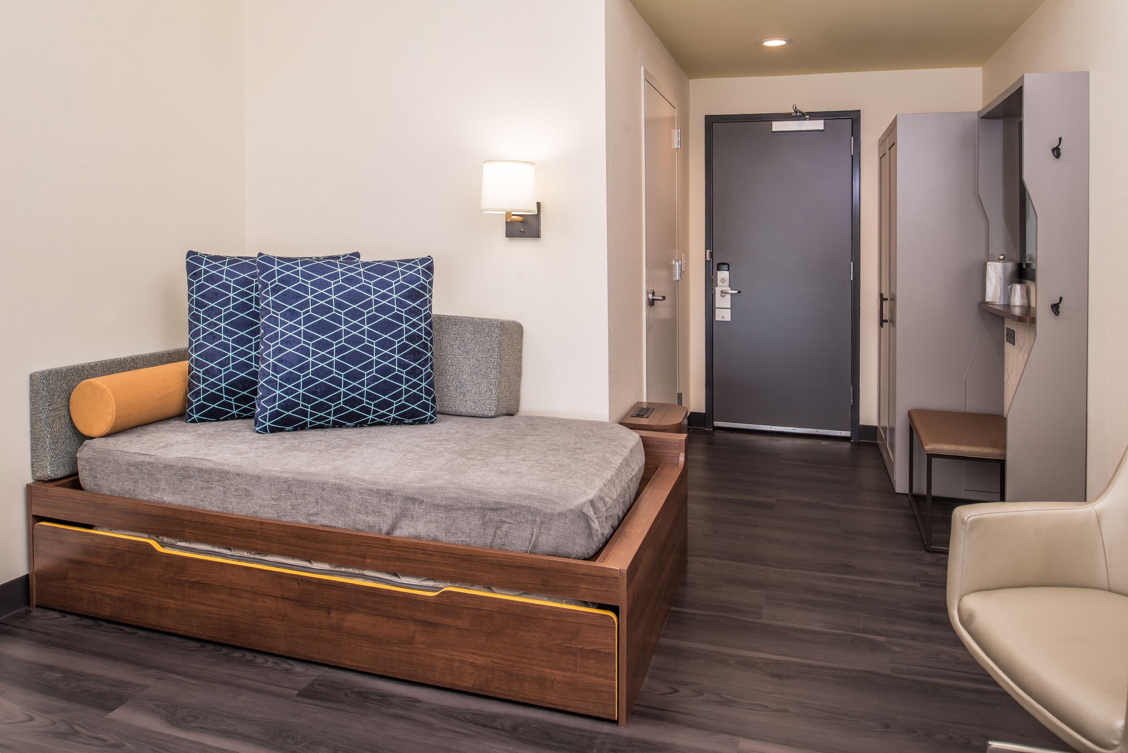 Holiday Inn Joplin — 8