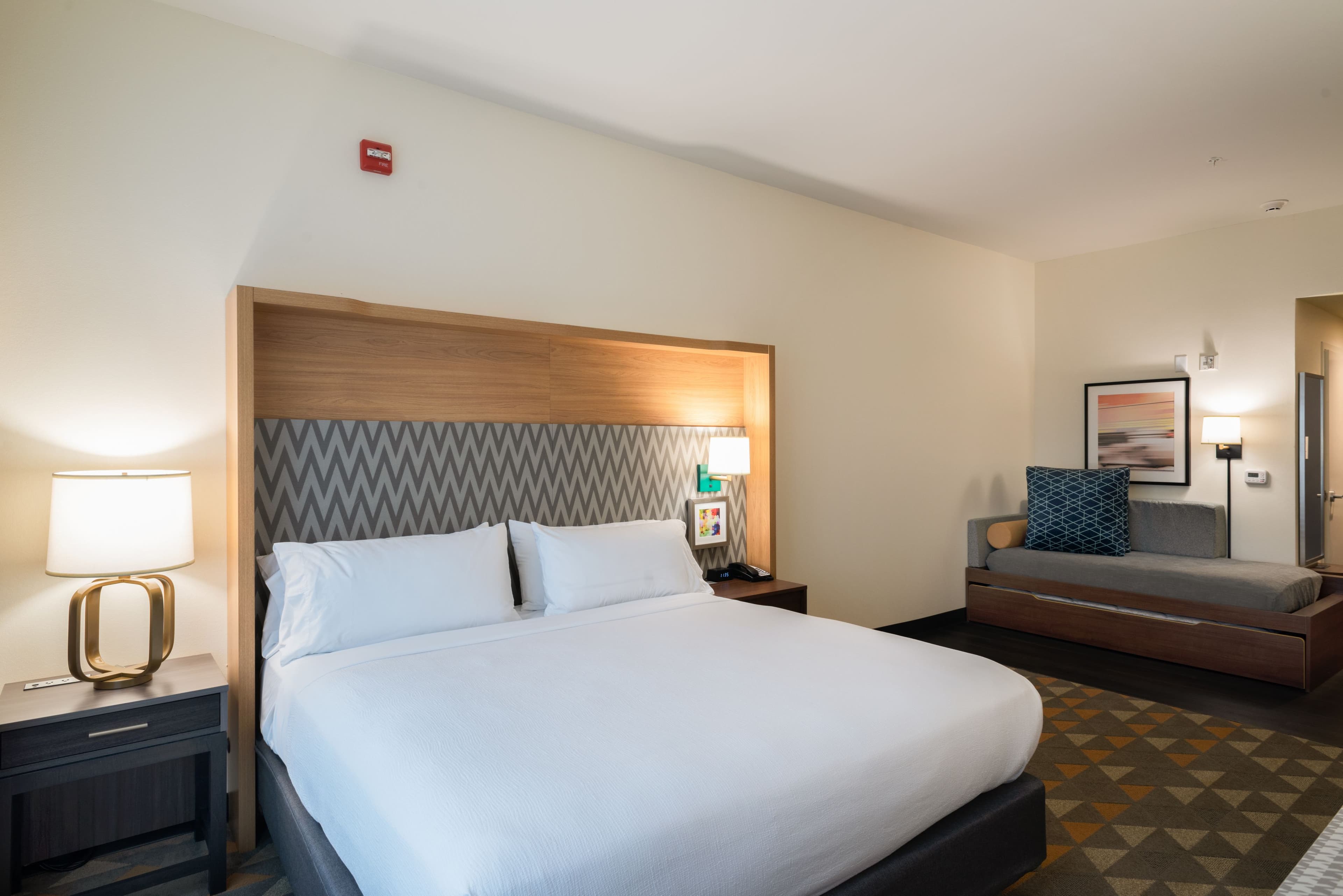 Holiday Inn Joplin - Image 3