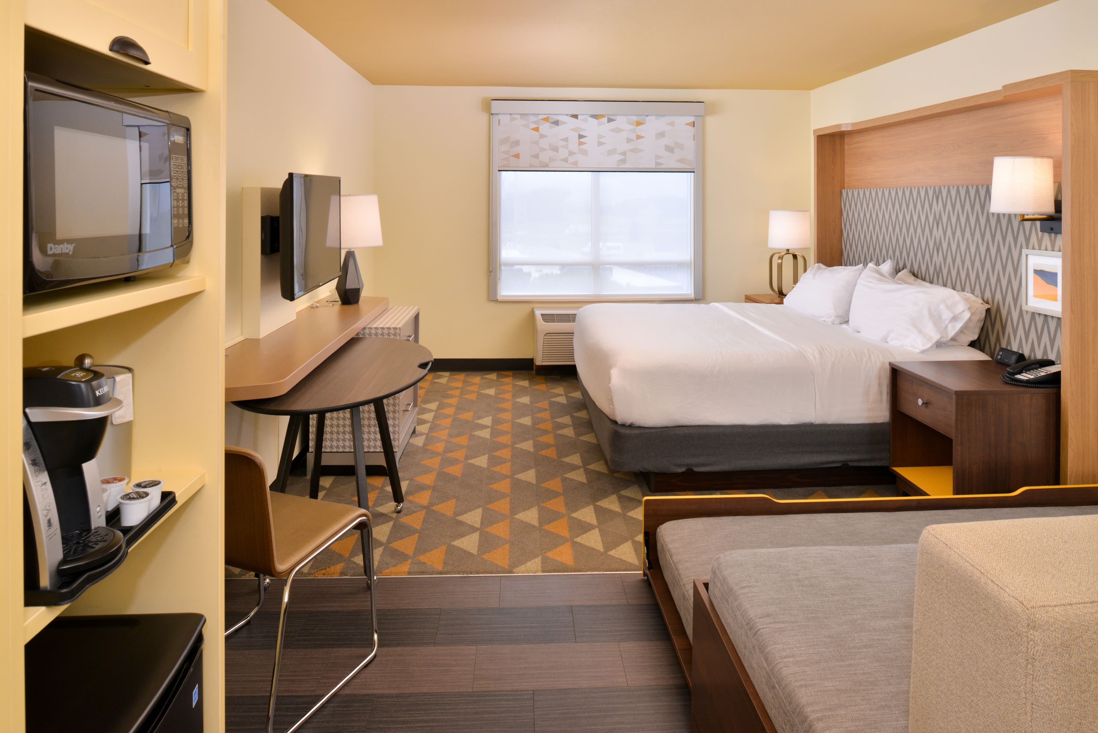 Holiday Inn Kansas City Airport - Image 2