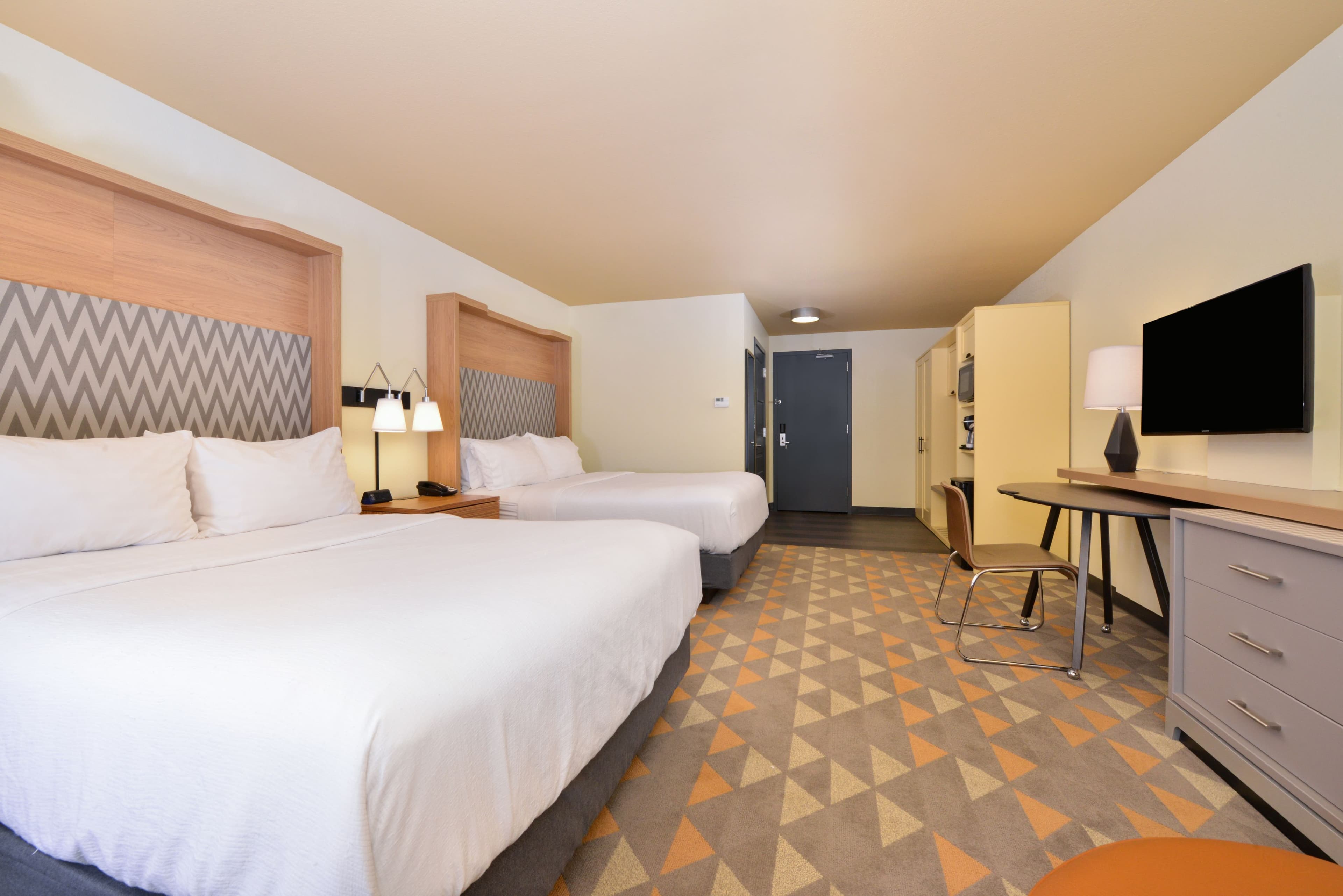 Holiday Inn Kansas City Airport — 7