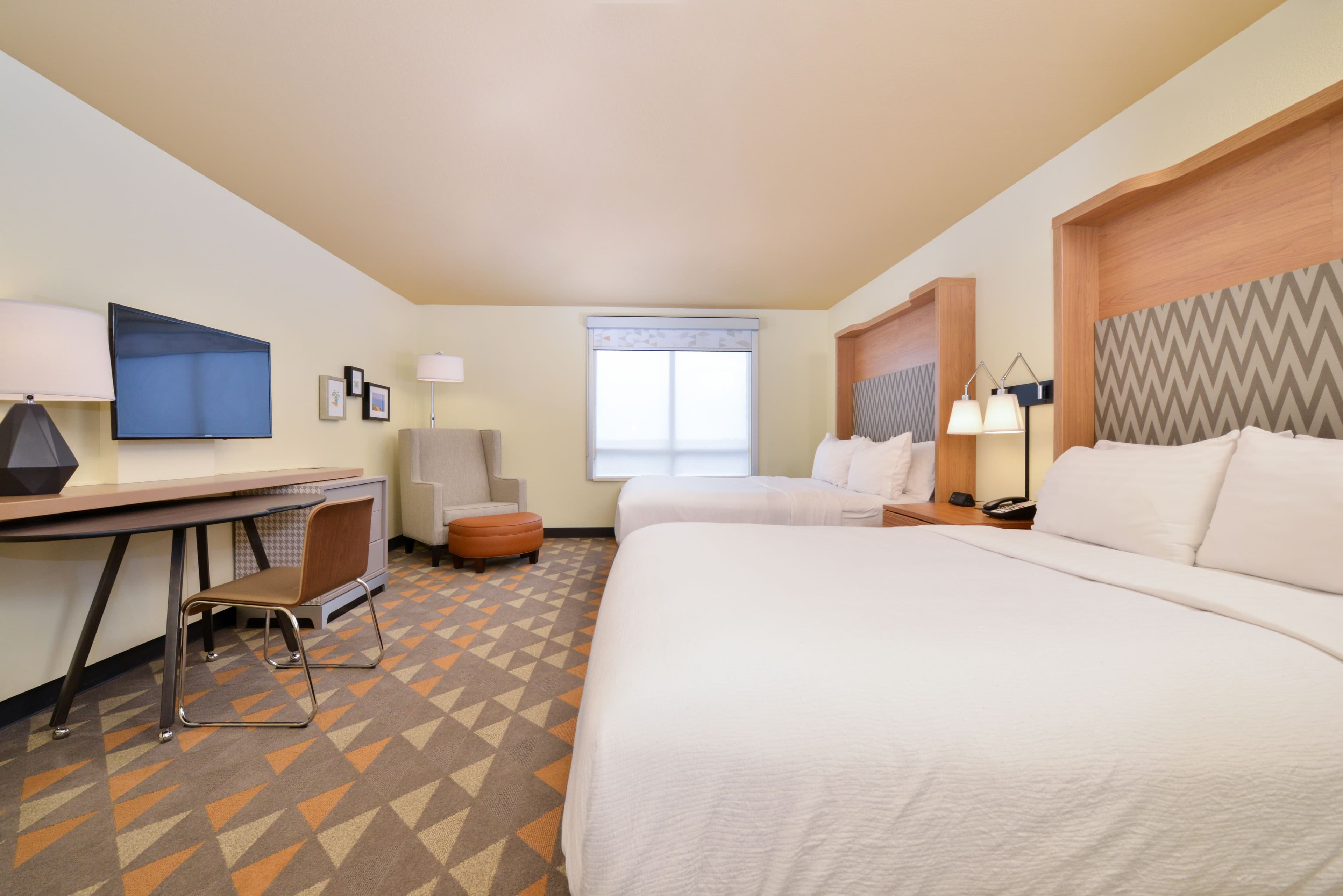 Holiday Inn Kansas City Airport — 8