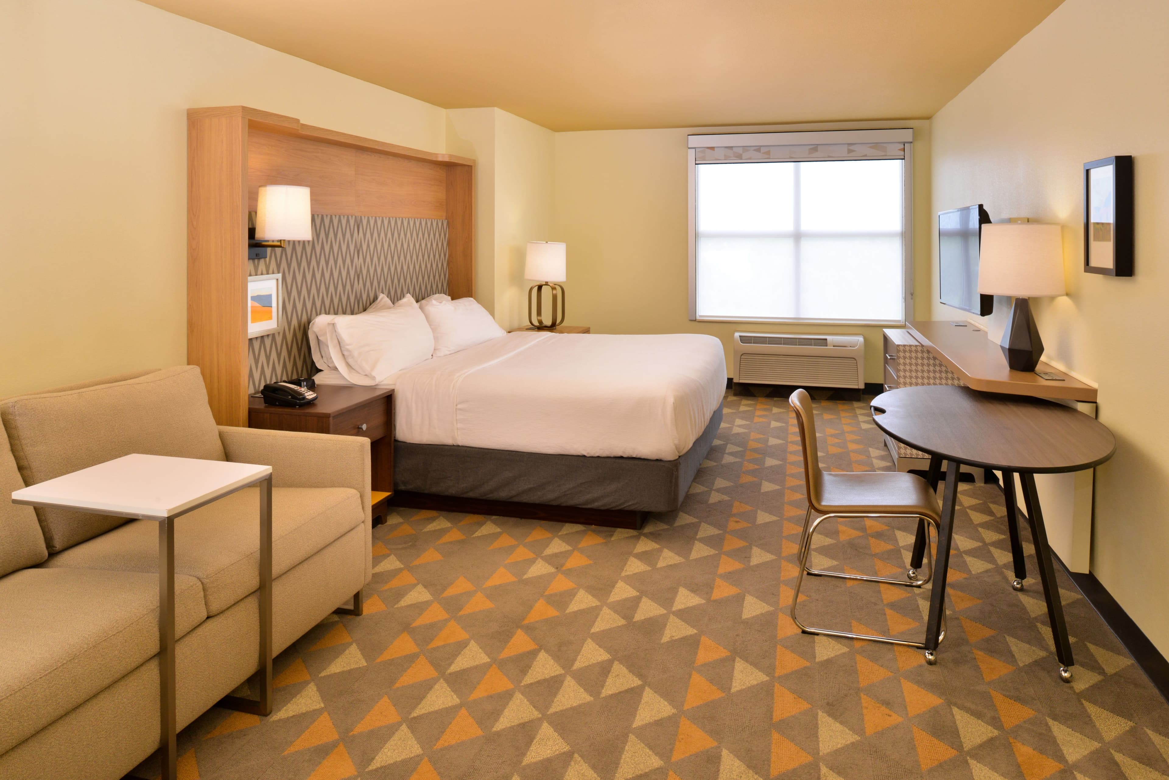Holiday Inn Kansas City Airport — 12