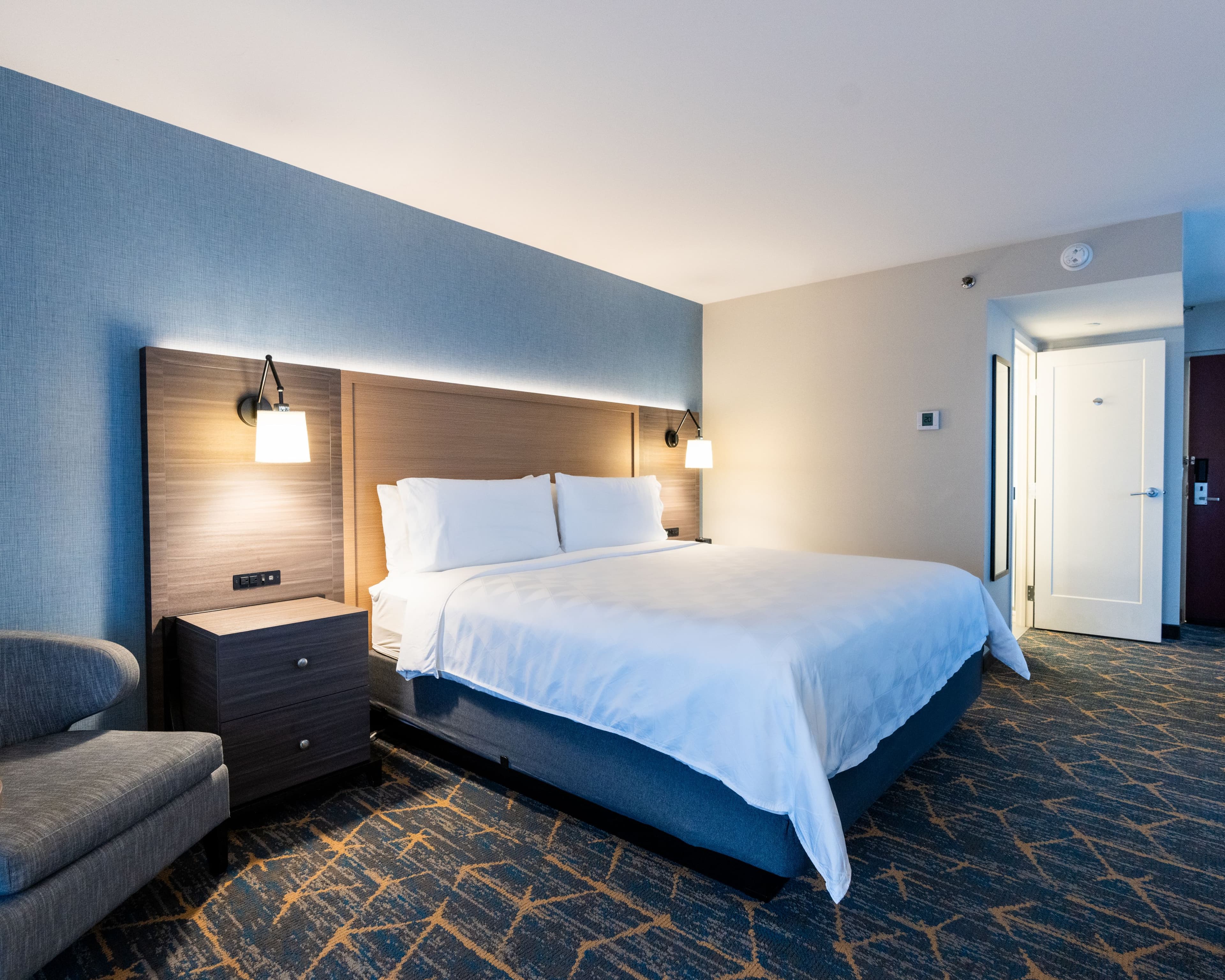 Holiday Inn Kingston-Waterfront - Image 5