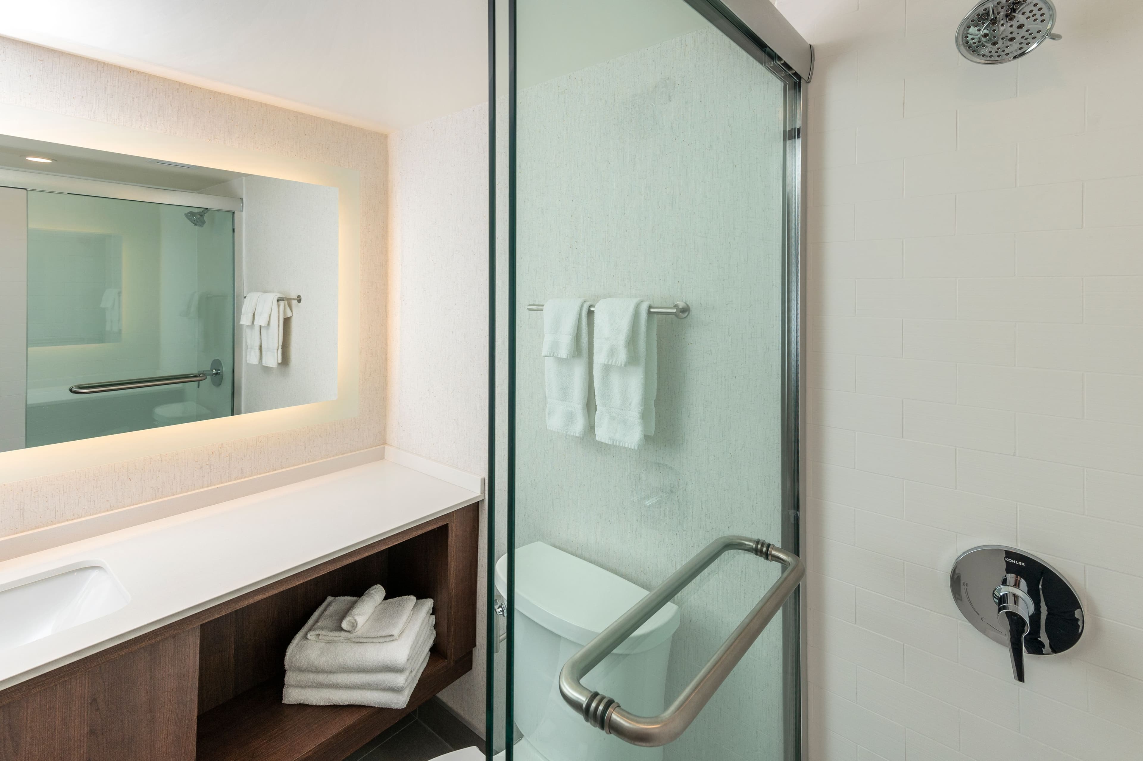 Holiday Inn Kingston-Waterfront — 9
